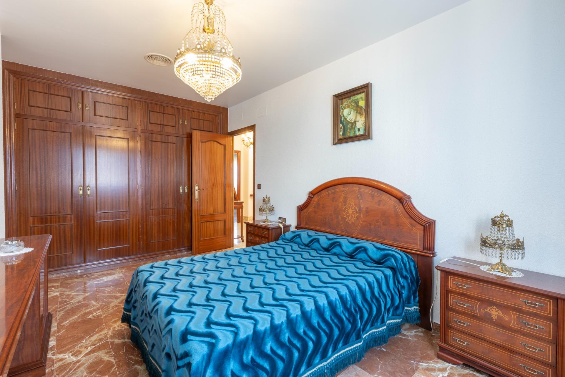 Amplio Pareado en Vega de Granada: Tu Nuevo Hogar Espera por - foto 21