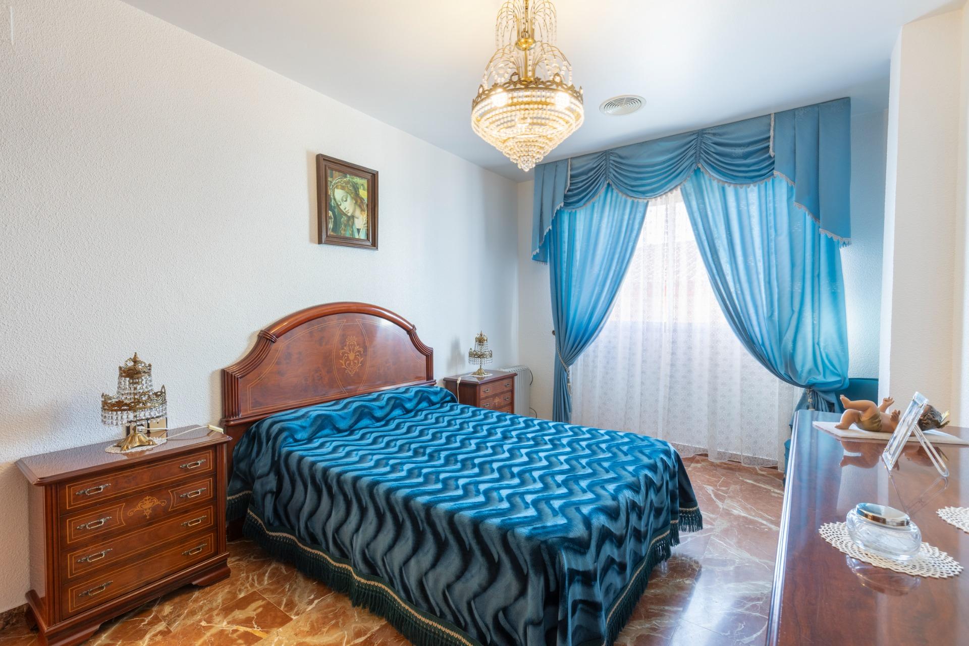 Amplio Pareado en Vega de Granada: Tu Nuevo Hogar Espera por - foto 22