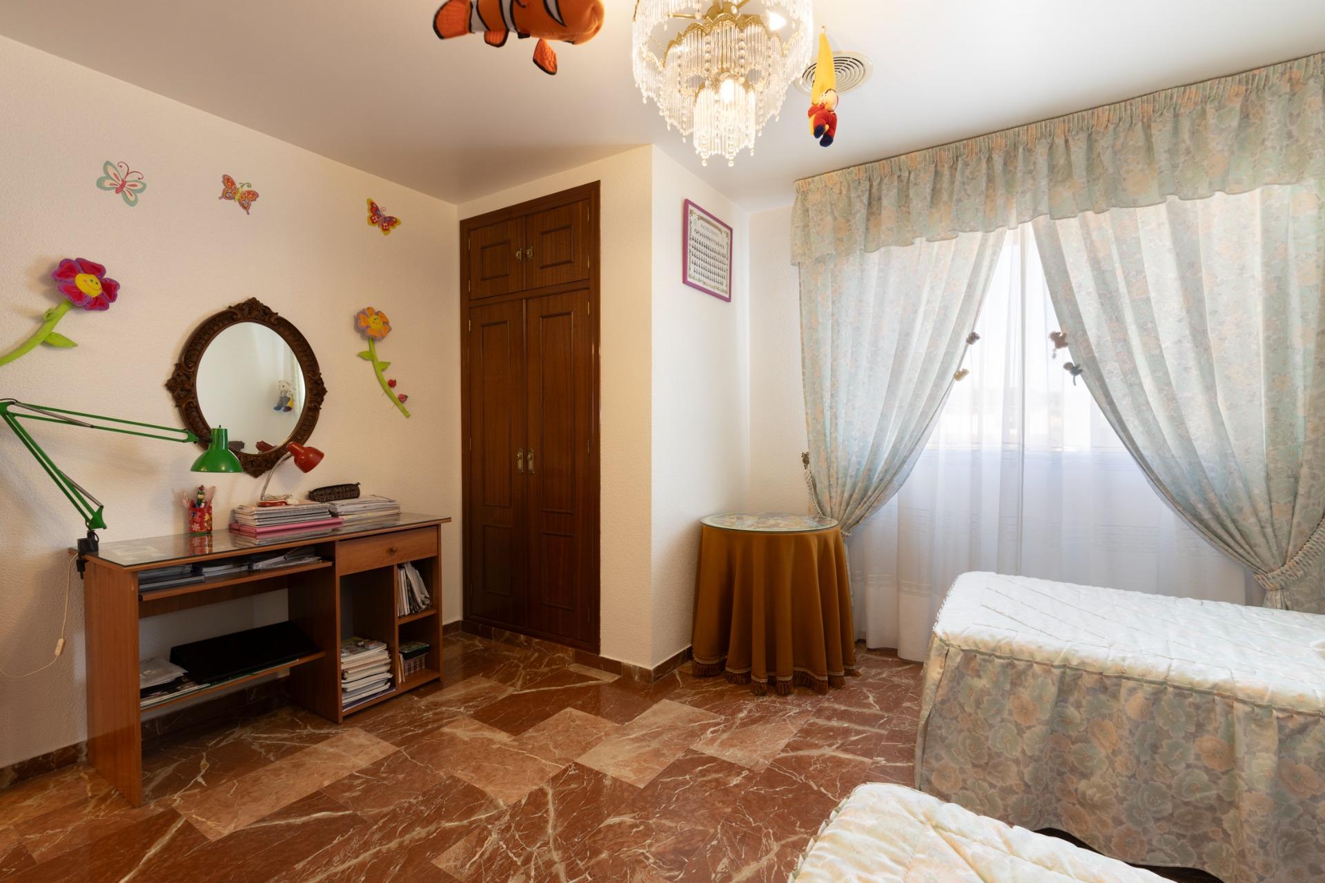 Amplio Pareado en Vega de Granada: Tu Nuevo Hogar Espera por - foto 24