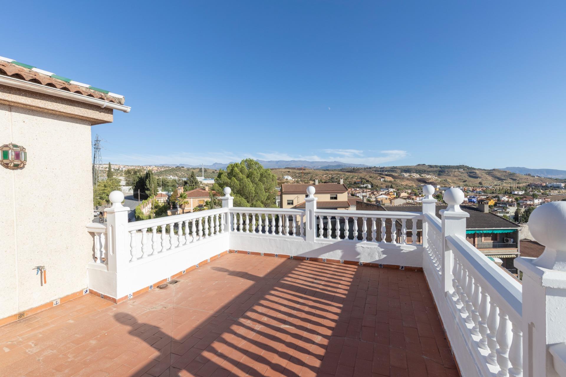 Amplio Pareado en Vega de Granada: Tu Nuevo Hogar Espera por - foto 38