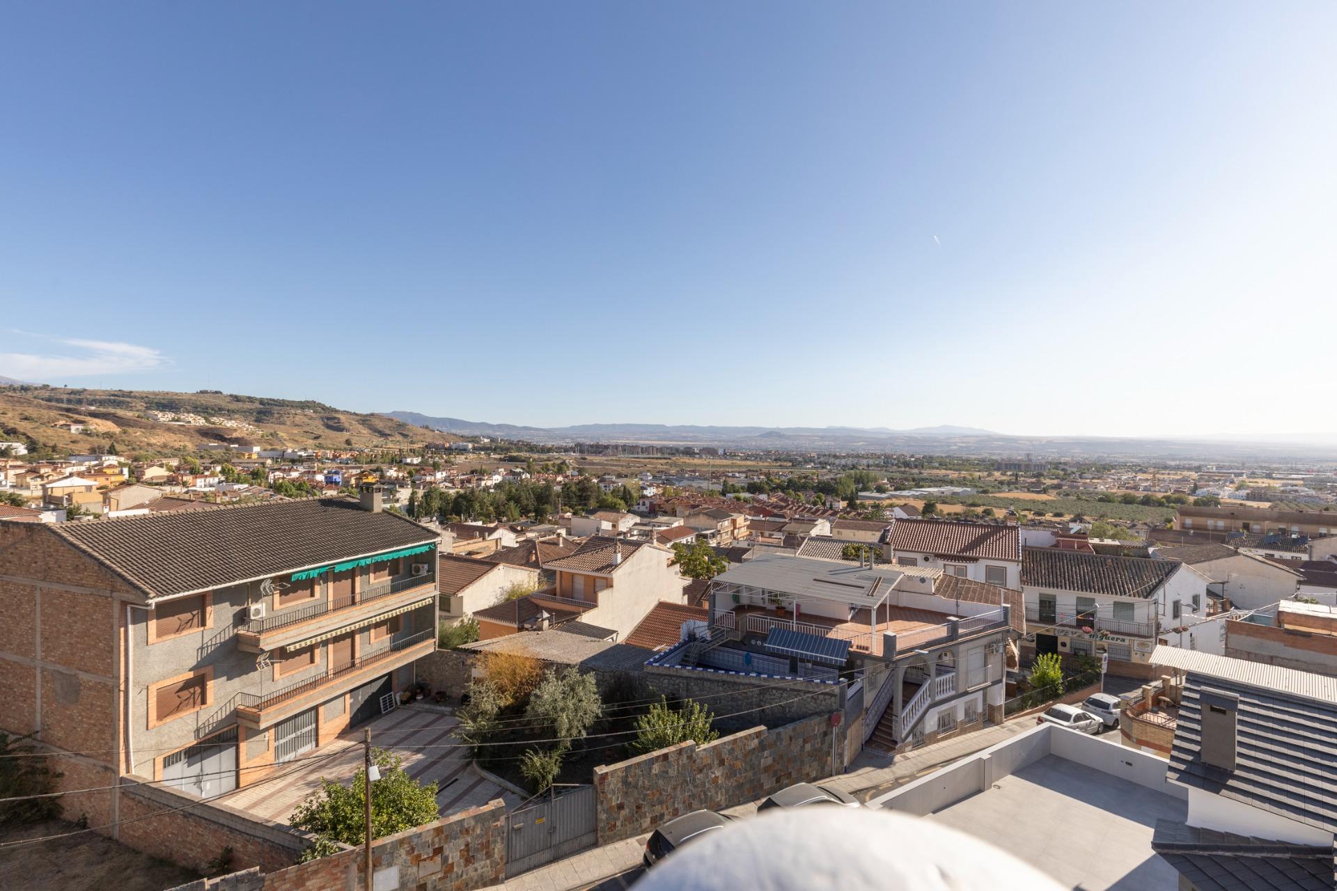 Amplio Pareado en Vega de Granada: Tu Nuevo Hogar Espera por - foto 40