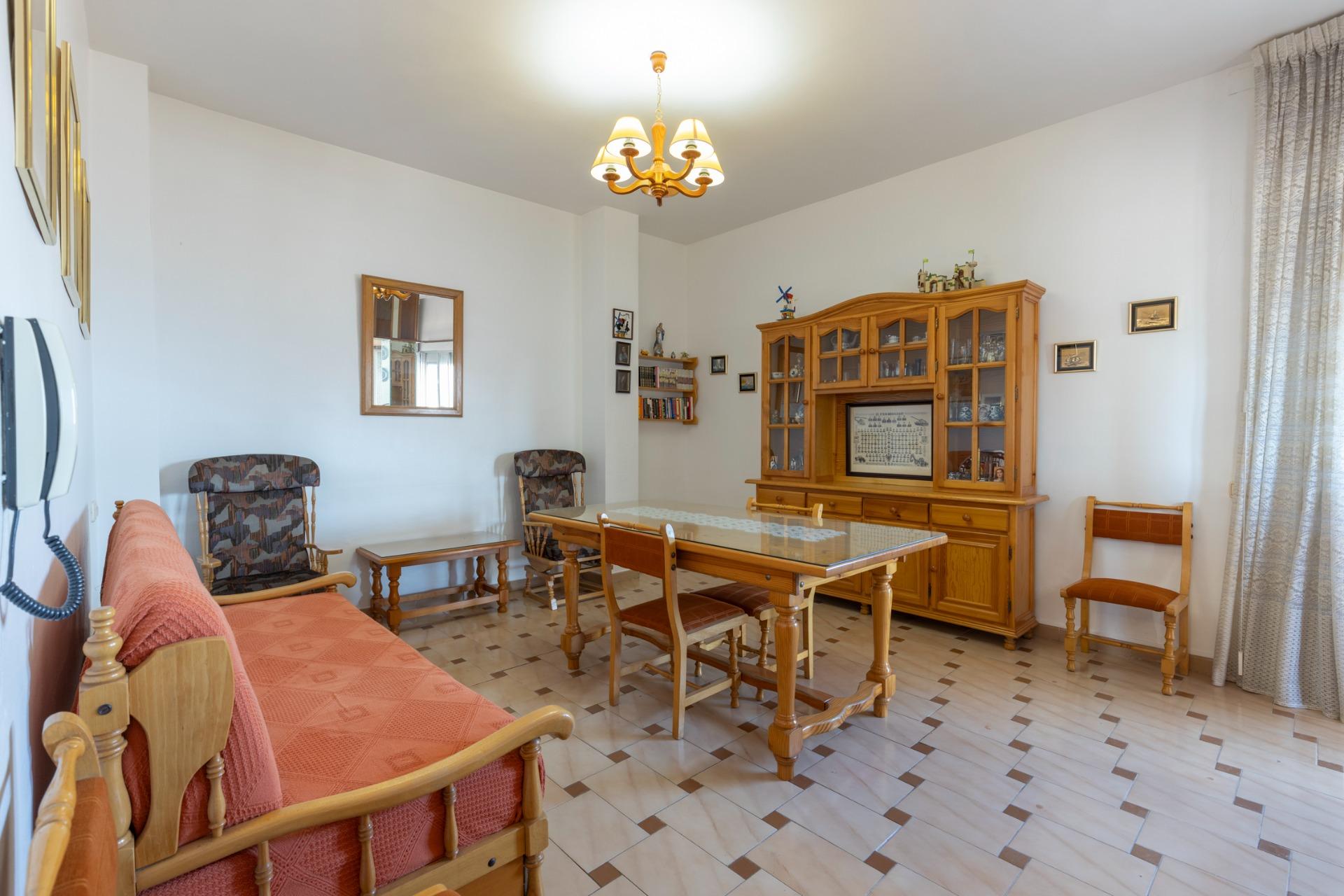 Amplio Pareado en Vega de Granada: Tu Nuevo Hogar Espera por - foto 44