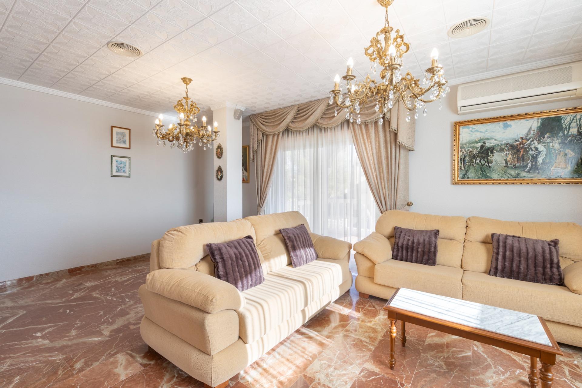 Amplio Pareado en Vega de Granada: Tu Nuevo Hogar Espera por - foto 6