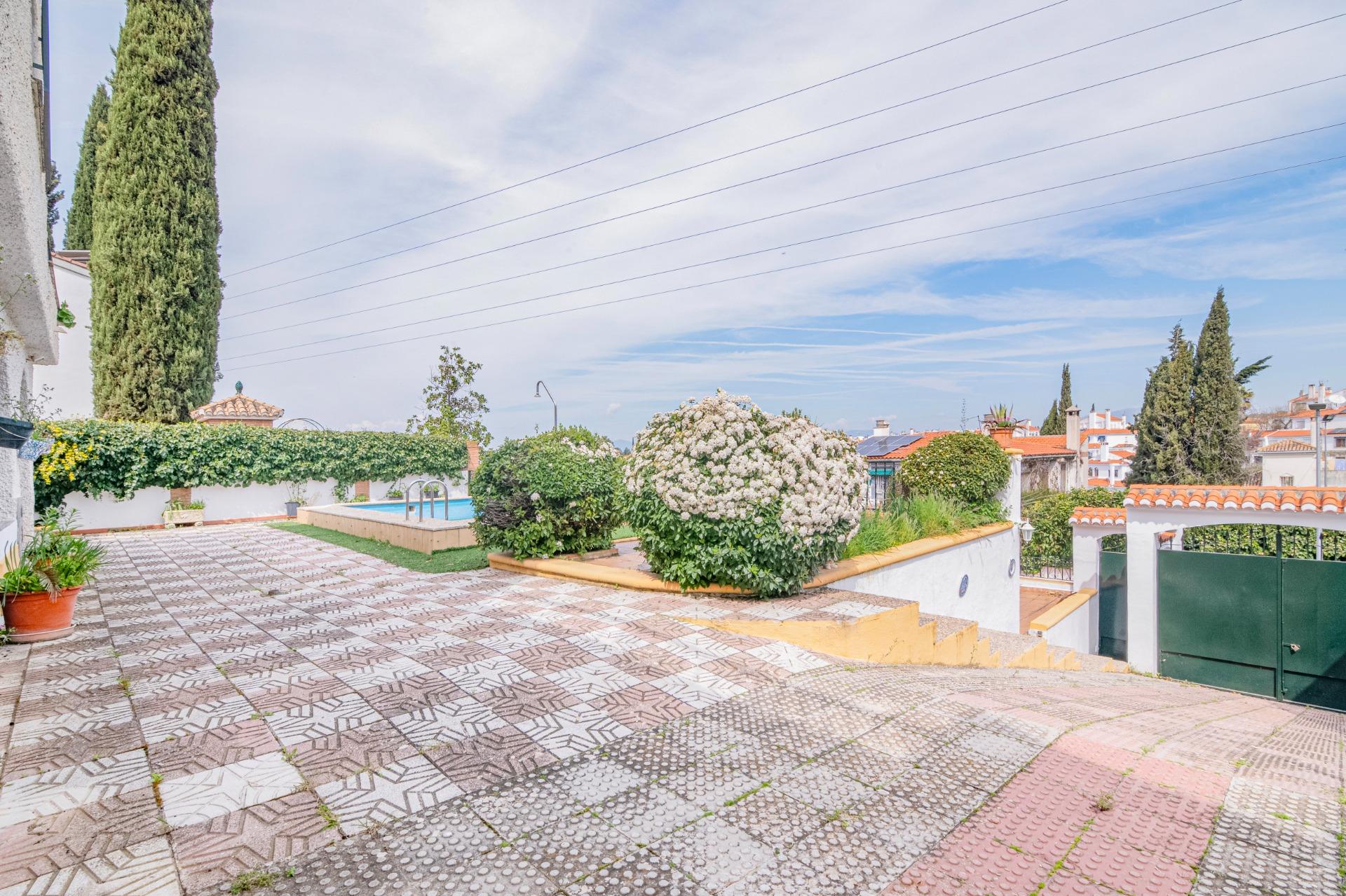 CHALET INDEPENDIENTE CON PISCINA Y PARCELA EN MONTELUZ - foto 40