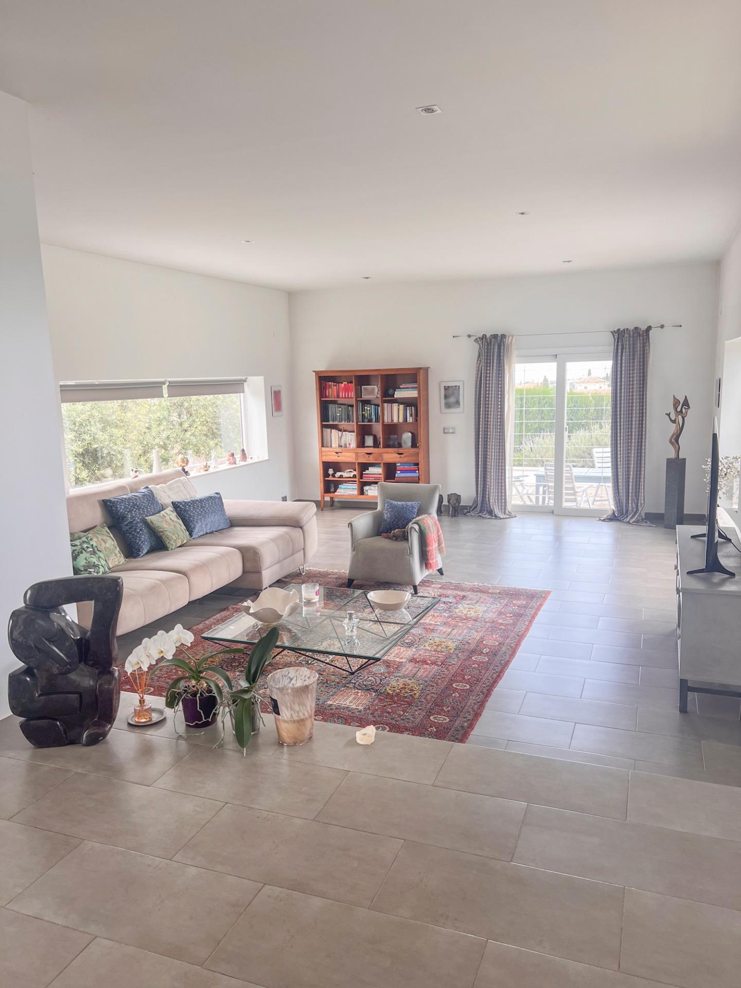 Residencia contemporánea con vistas panorámicas a la Vega y 