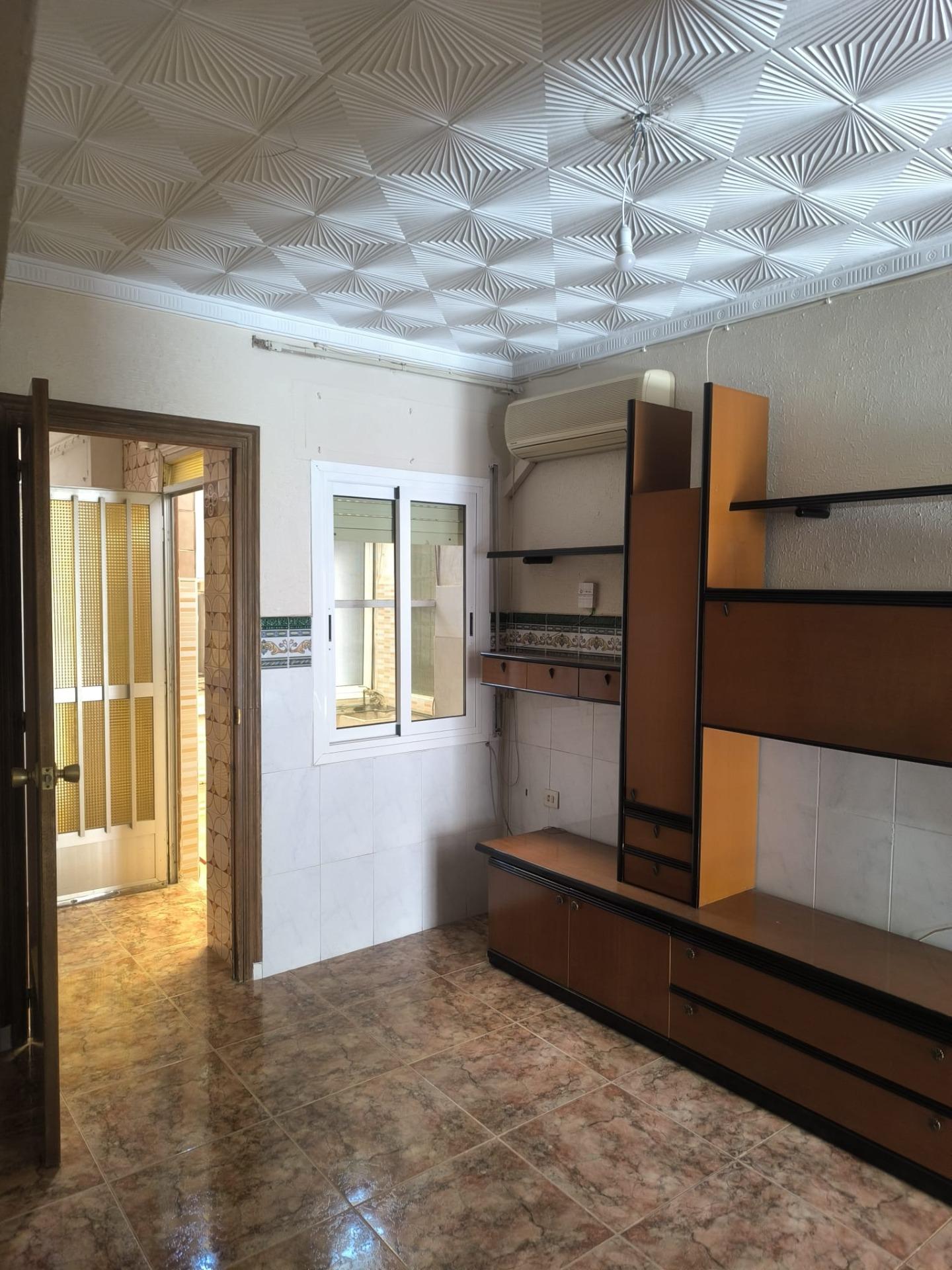Estupenda casa en Guadalupe para inversión - foto 7