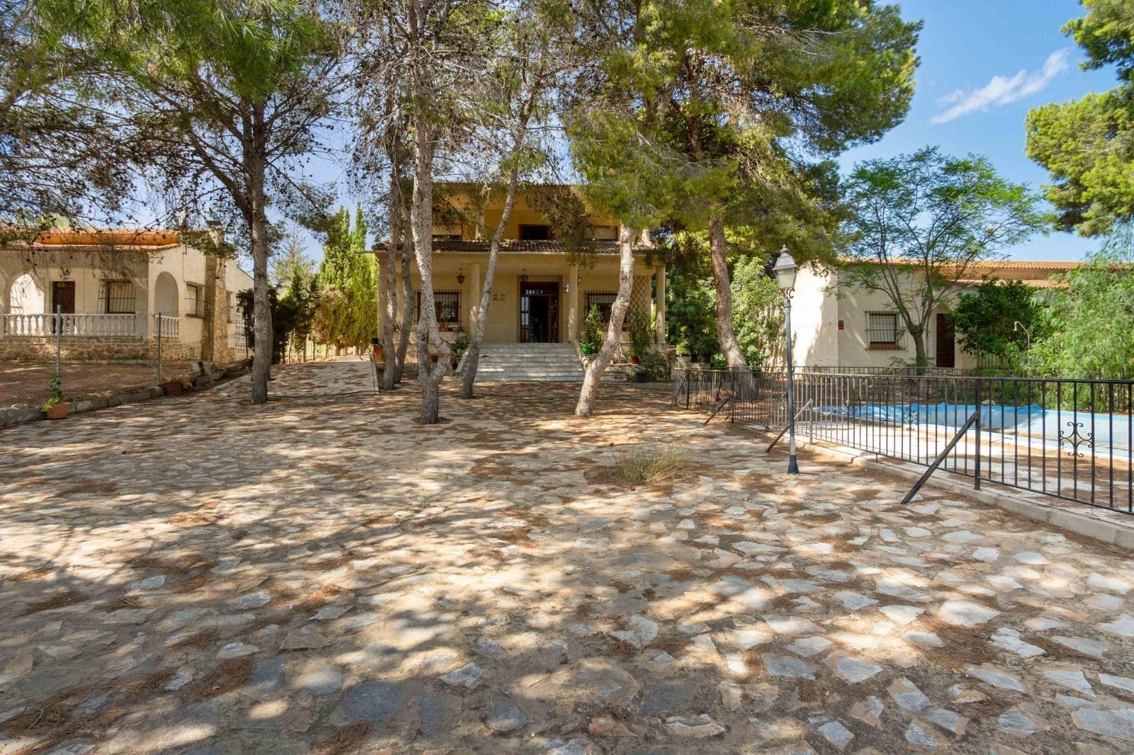 se vende una finca de 2 chaletes en parcela de 1 300 m2 con  - foto 22