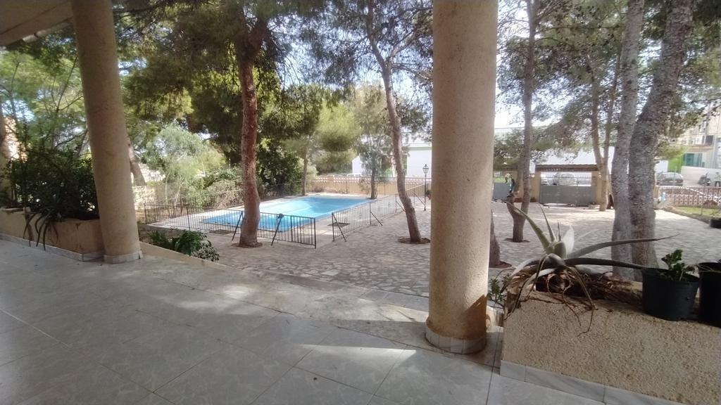 se vende una finca de 2 chaletes en parcela de 1 300 m2 con  - foto 23