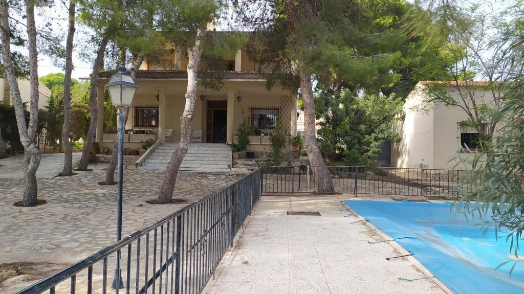 se vende una finca de 2 chaletes en parcela de 1 300 m2 con  - foto 26