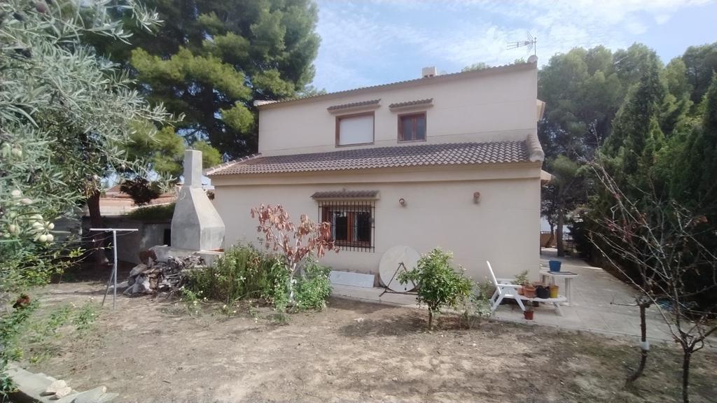 se vende una finca de 2 chaletes en parcela de 1 300 m2 con  - foto 30