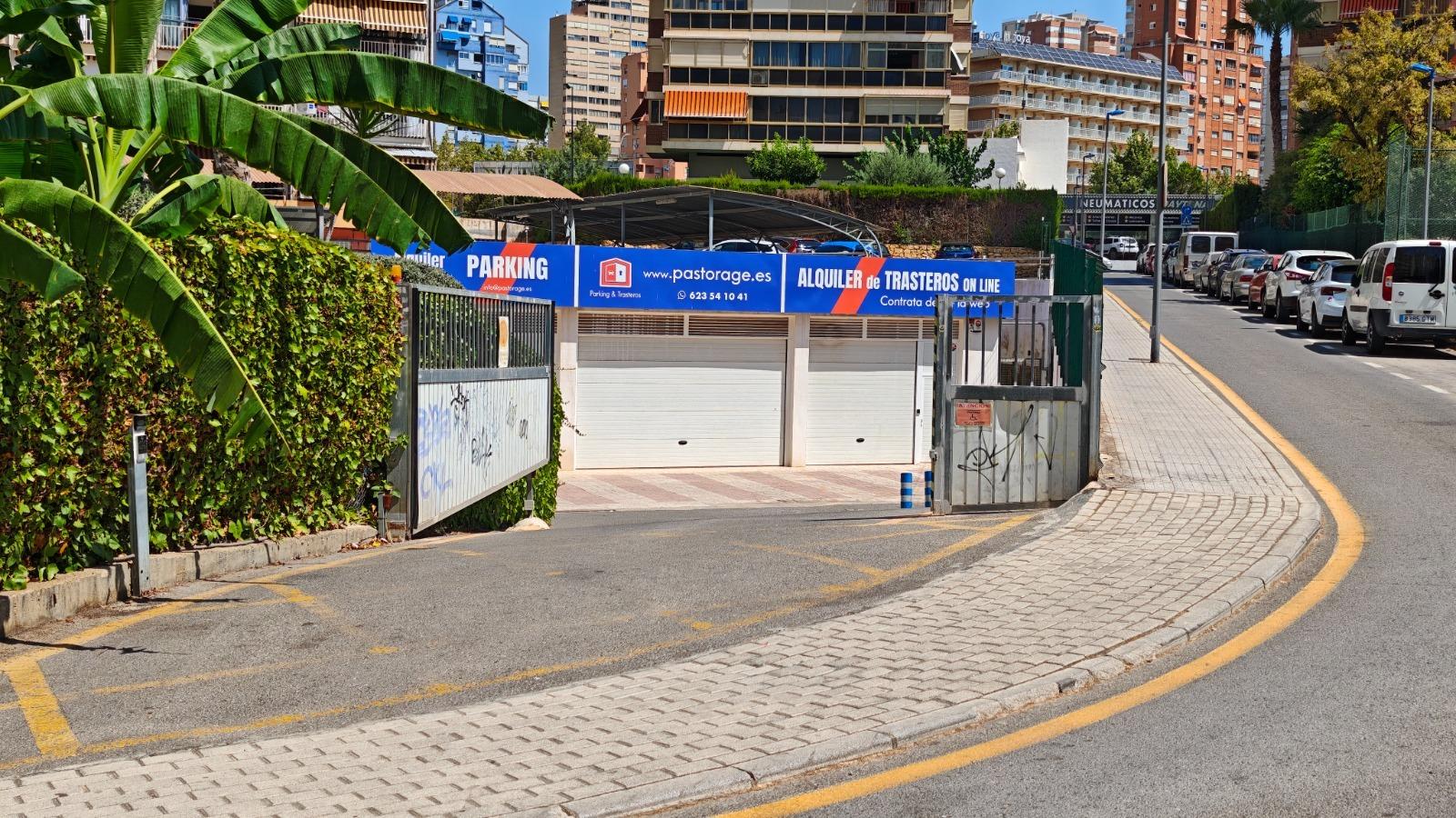 Plaza de garaje amplia de 15 m2 junto al centro de Benidorm - foto 5