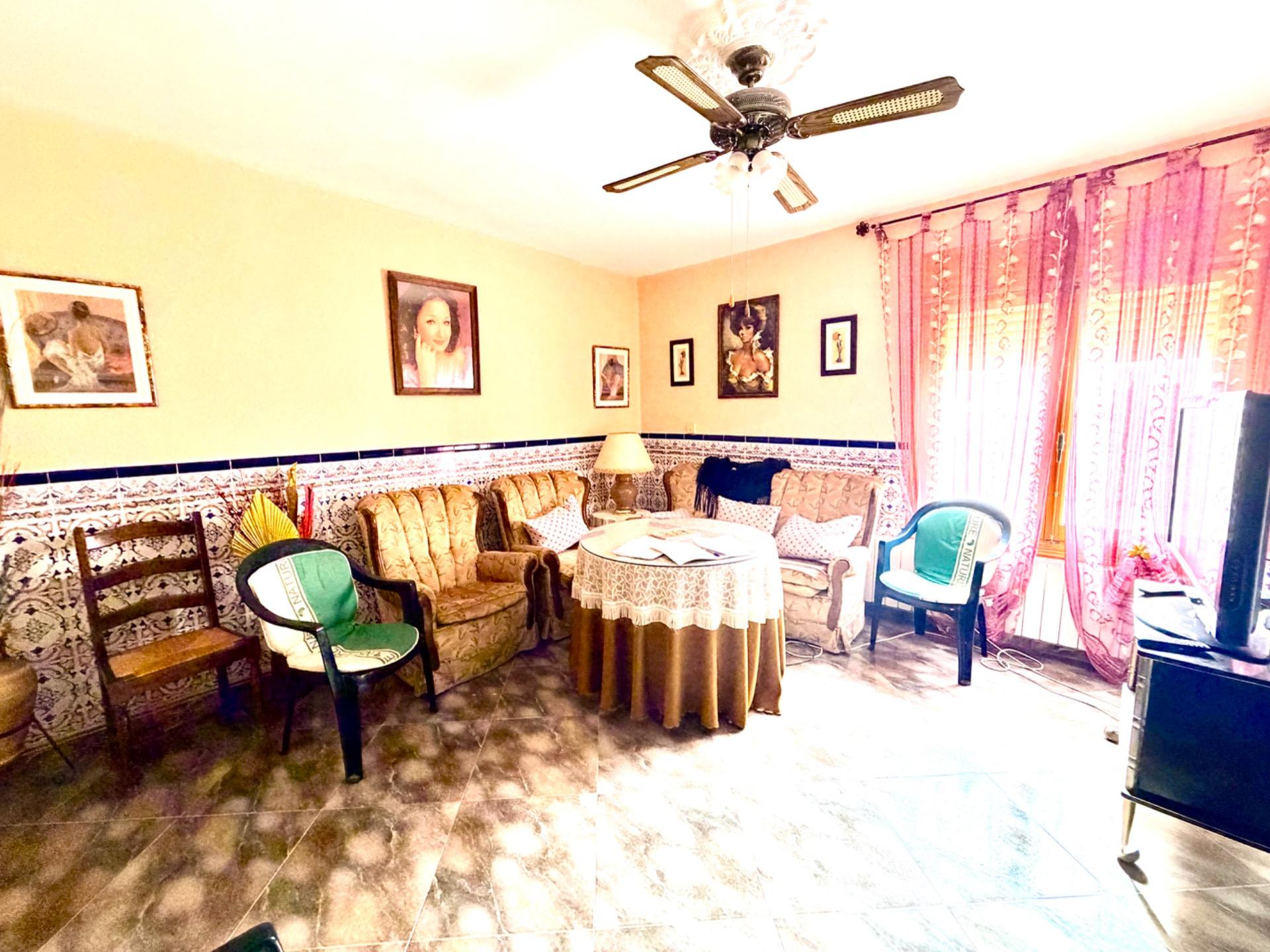 SE VENDE BONITA Y AMPLIA CASA EN CÚLLAR (BAZA)