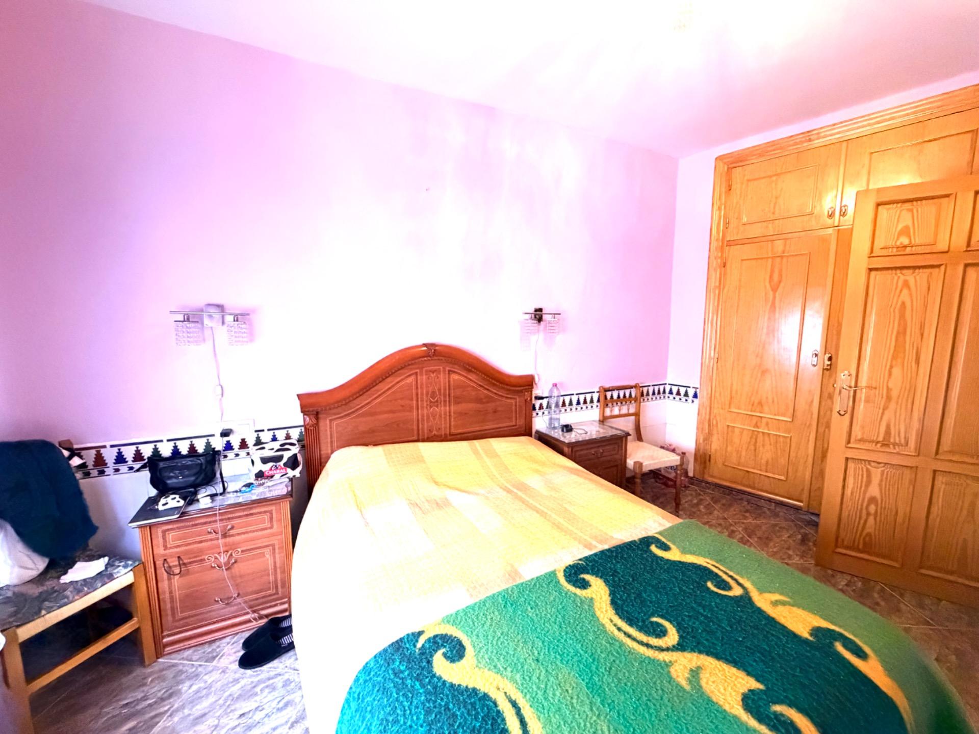 SE VENDE BONITA Y AMPLIA CASA EN CÚLLAR (BAZA) - foto 12
