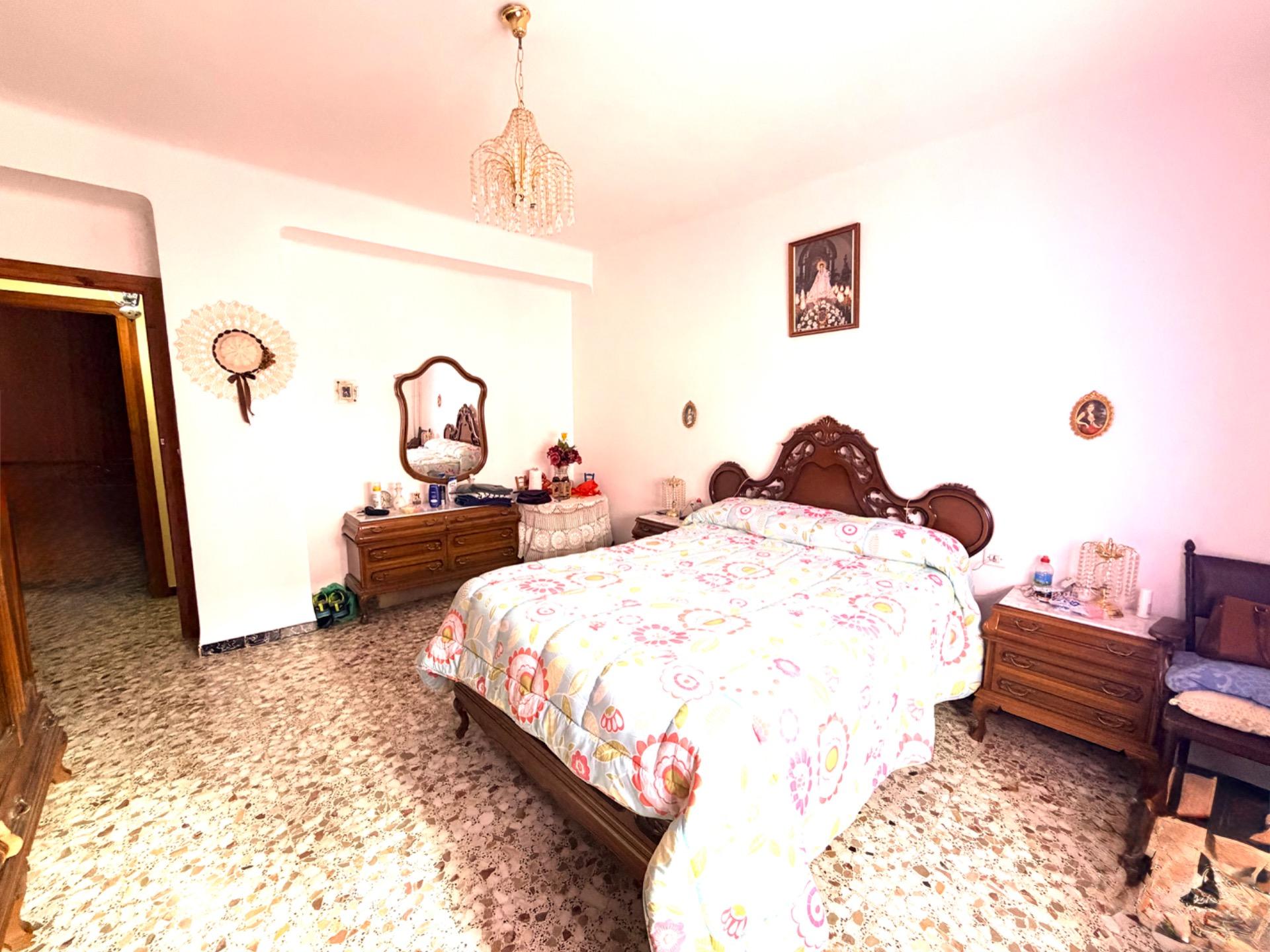 SE VENDE BONITA Y AMPLIA CASA EN CÚLLAR (BAZA) - foto 18