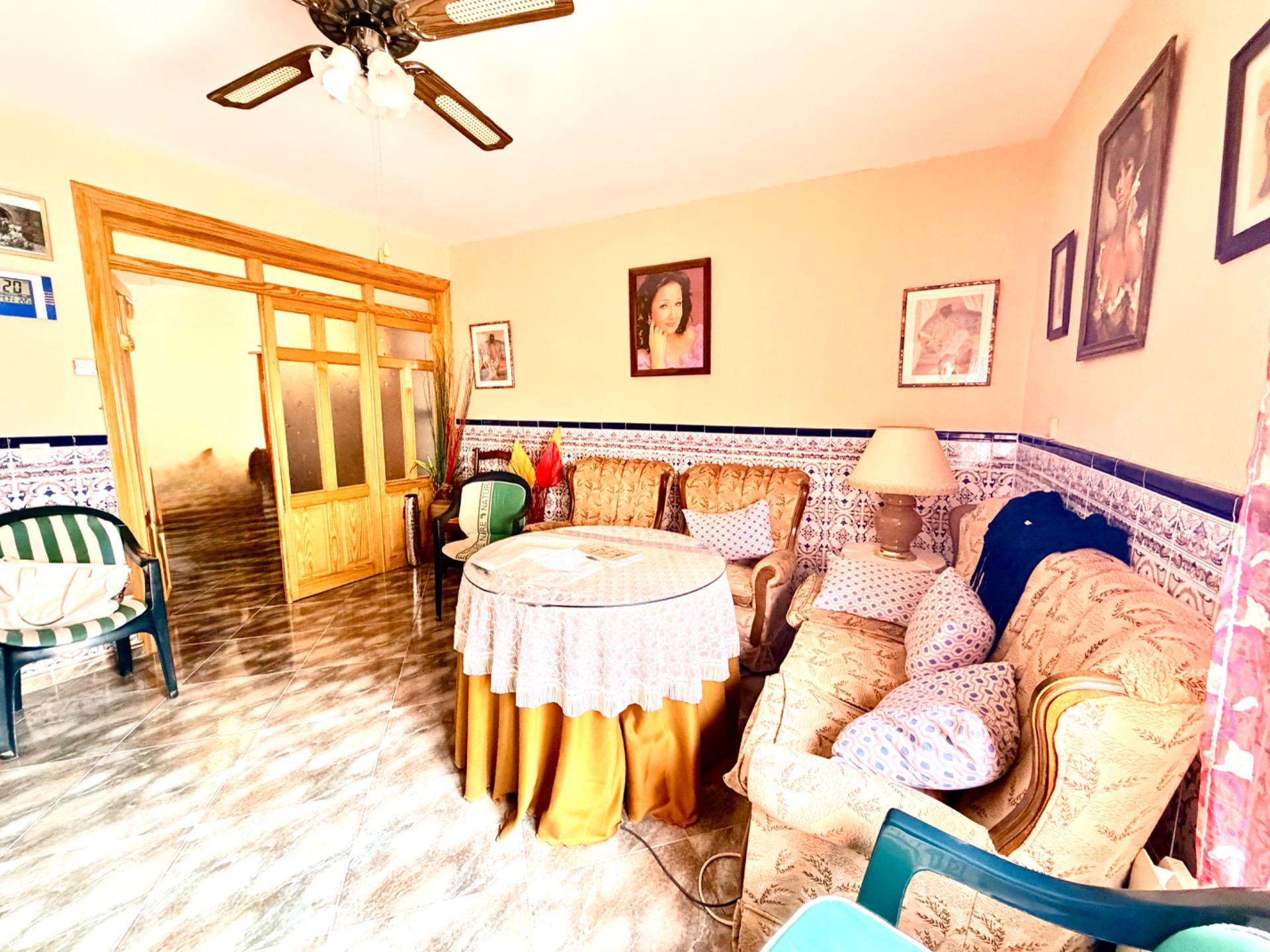 SE VENDE BONITA Y AMPLIA CASA EN CÚLLAR (BAZA) - foto 4