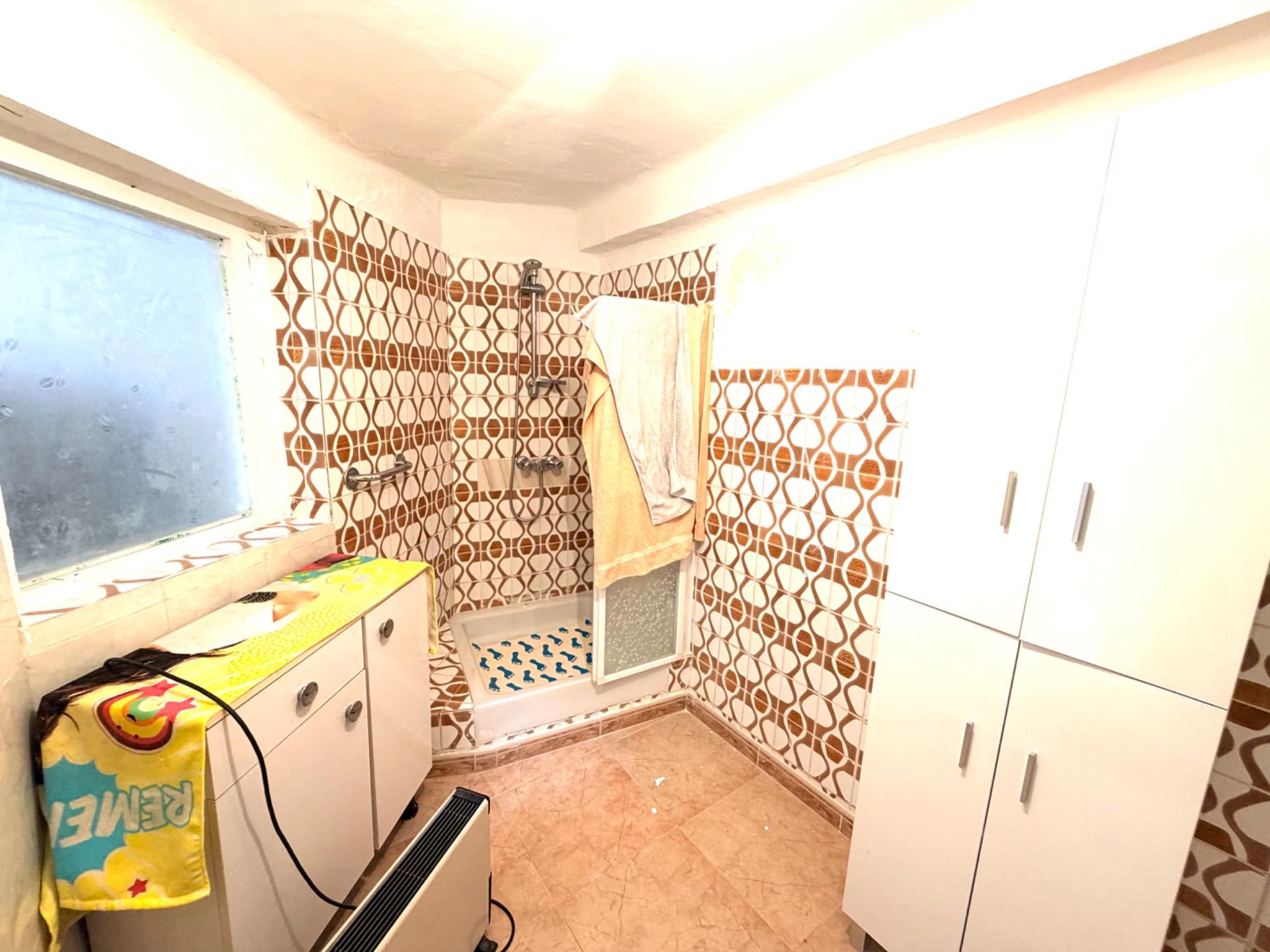 SE VENDE BONITA Y AMPLIA CASA EN CÚLLAR (BAZA) - foto 38