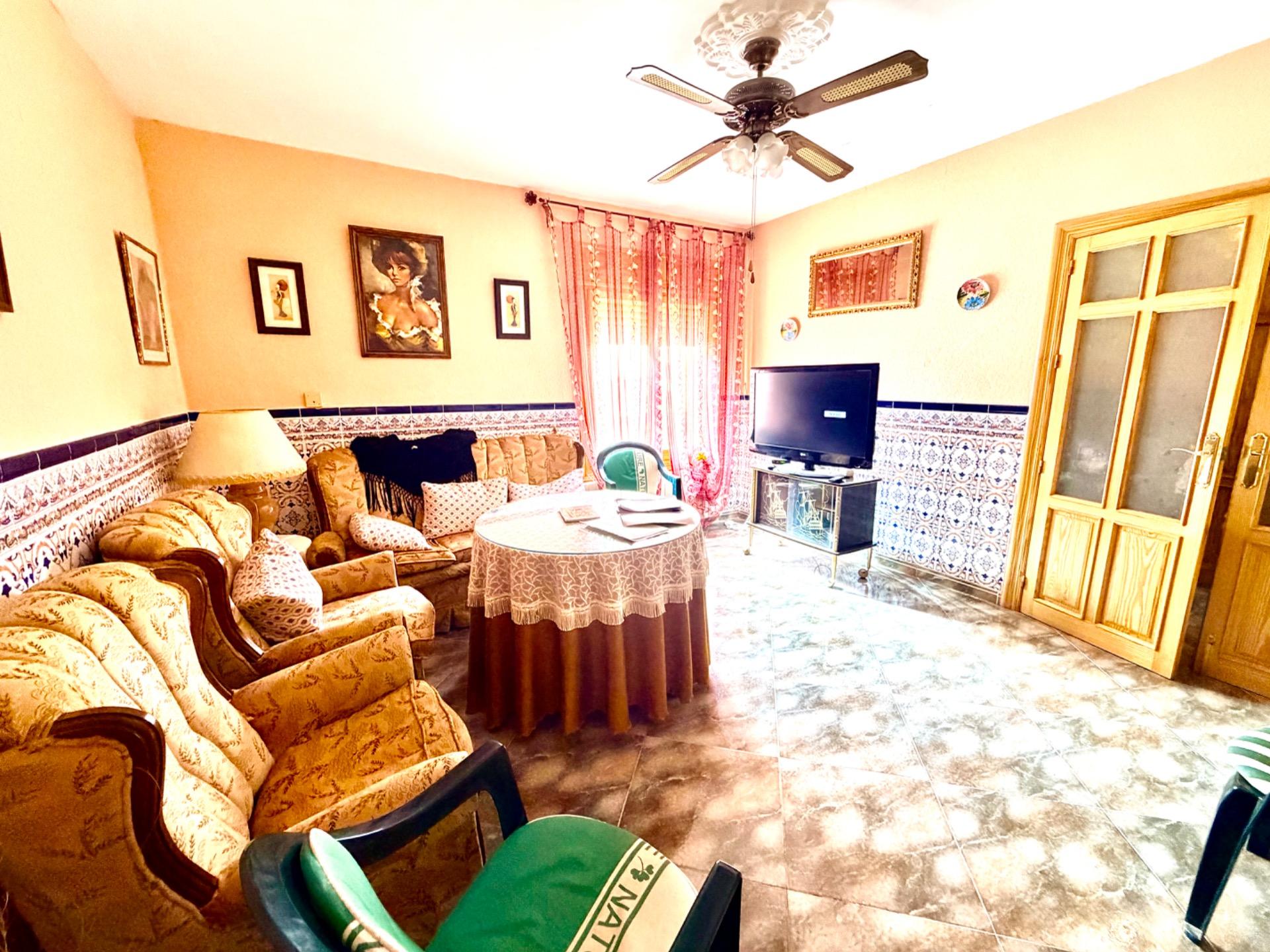 SE VENDE BONITA Y AMPLIA CASA EN CÚLLAR (BAZA) - foto 5