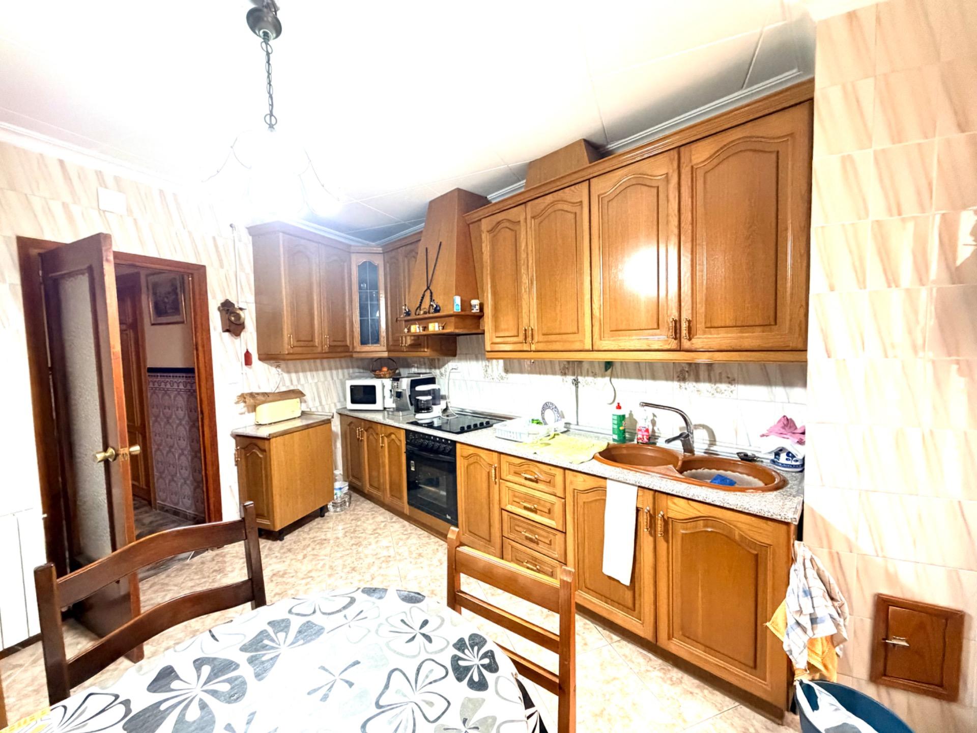SE VENDE BONITA Y AMPLIA CASA EN CÚLLAR (BAZA) - foto 6