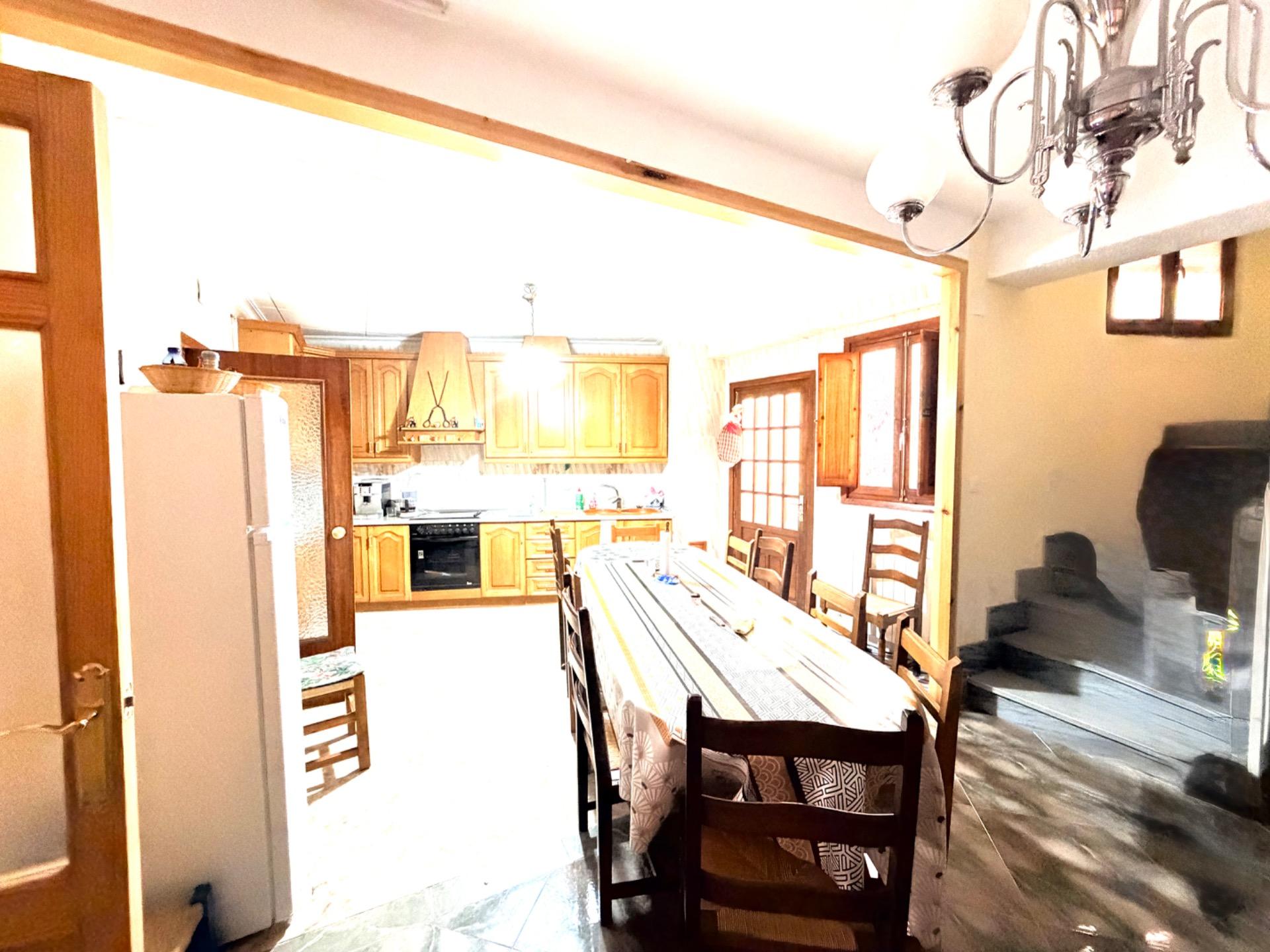 SE VENDE BONITA Y AMPLIA CASA EN CÚLLAR (BAZA) - foto 8