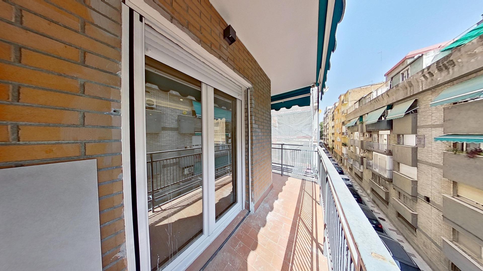 Piso reformado exterior en Camino de Ronda (Fígares) 4 dormi - foto 3