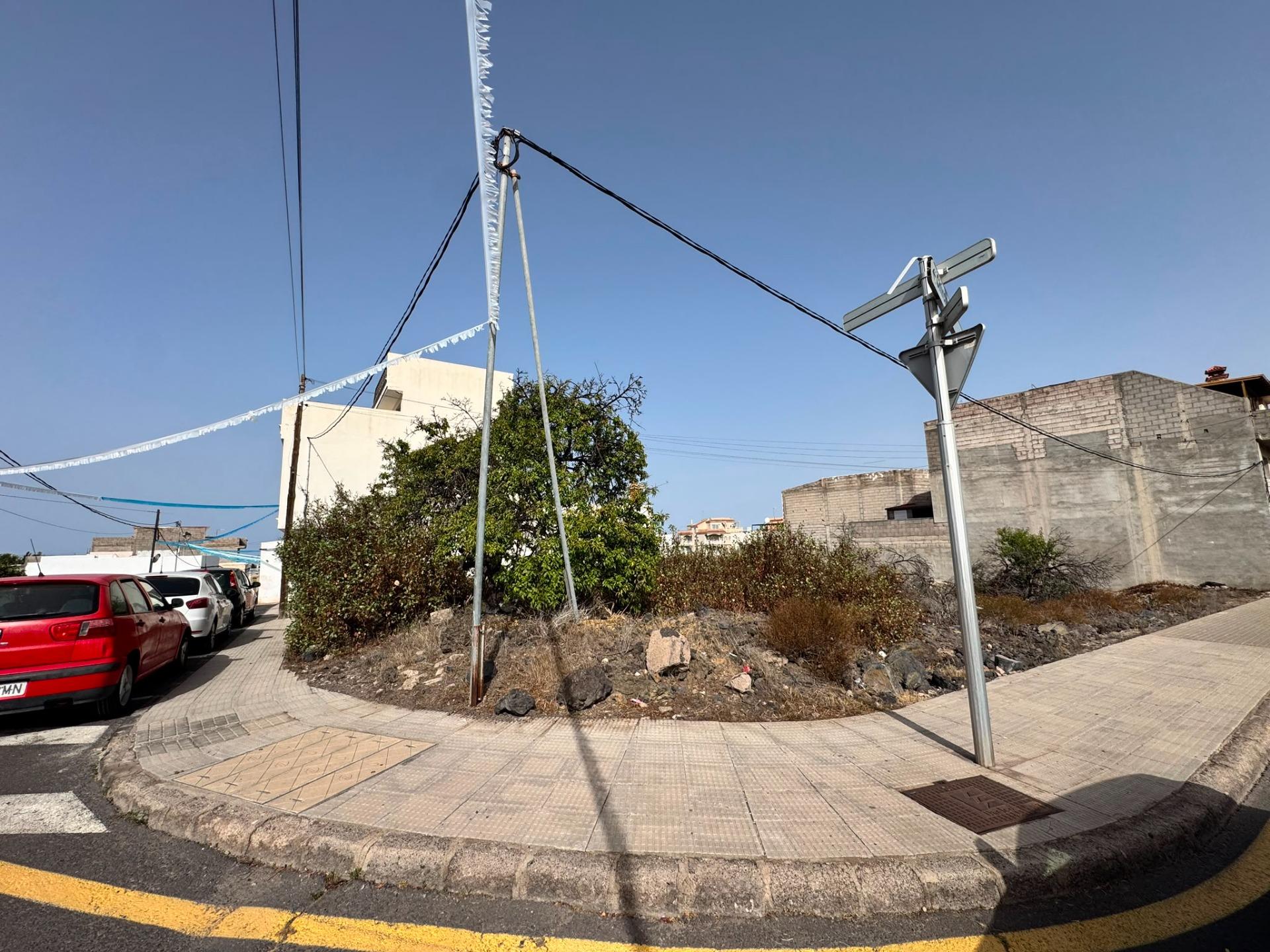 TERRENO URBANO SOLO  PERMUTA EN GUÍA DE ISORA DE 5126 M2 APR - foto 2