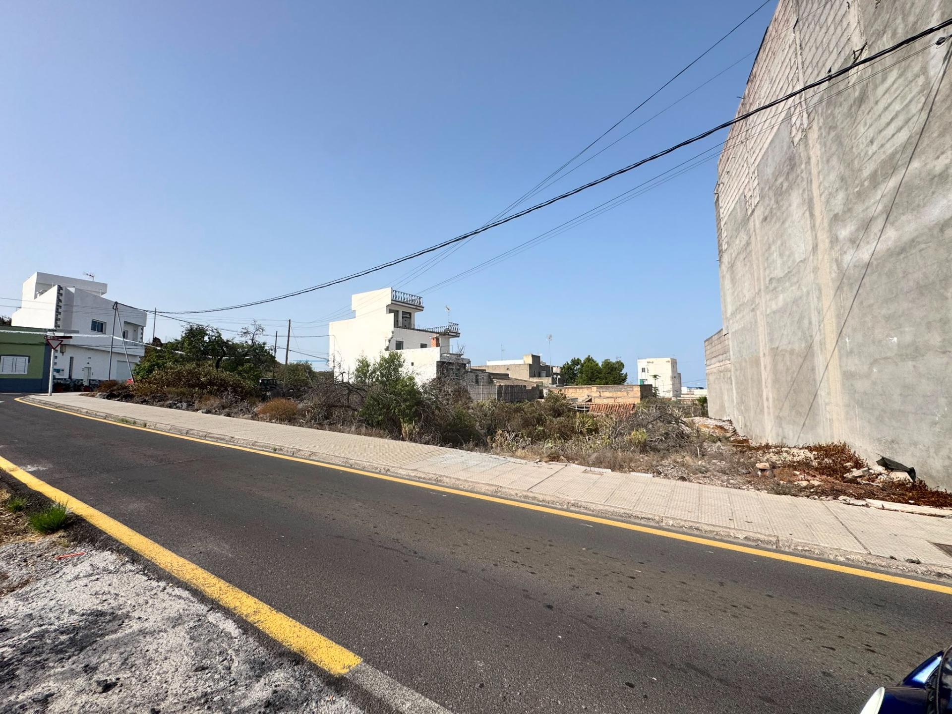 TERRENO URBANO SOLO  PERMUTA EN GUÍA DE ISORA DE 5126 M2 APR - foto 3