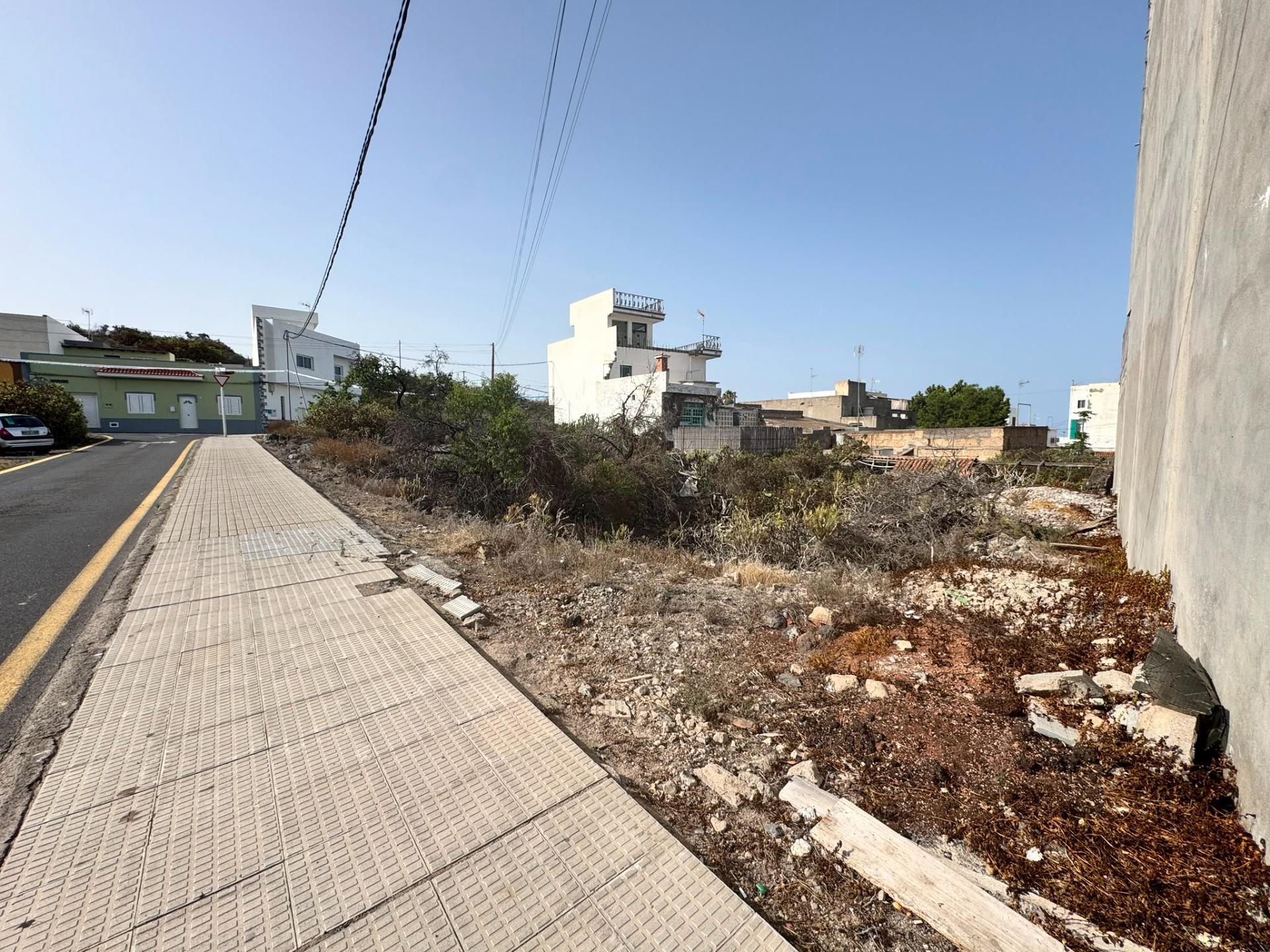 TERRENO URBANO SOLO  PERMUTA EN GUÍA DE ISORA DE 5126 M2 APR - foto 6