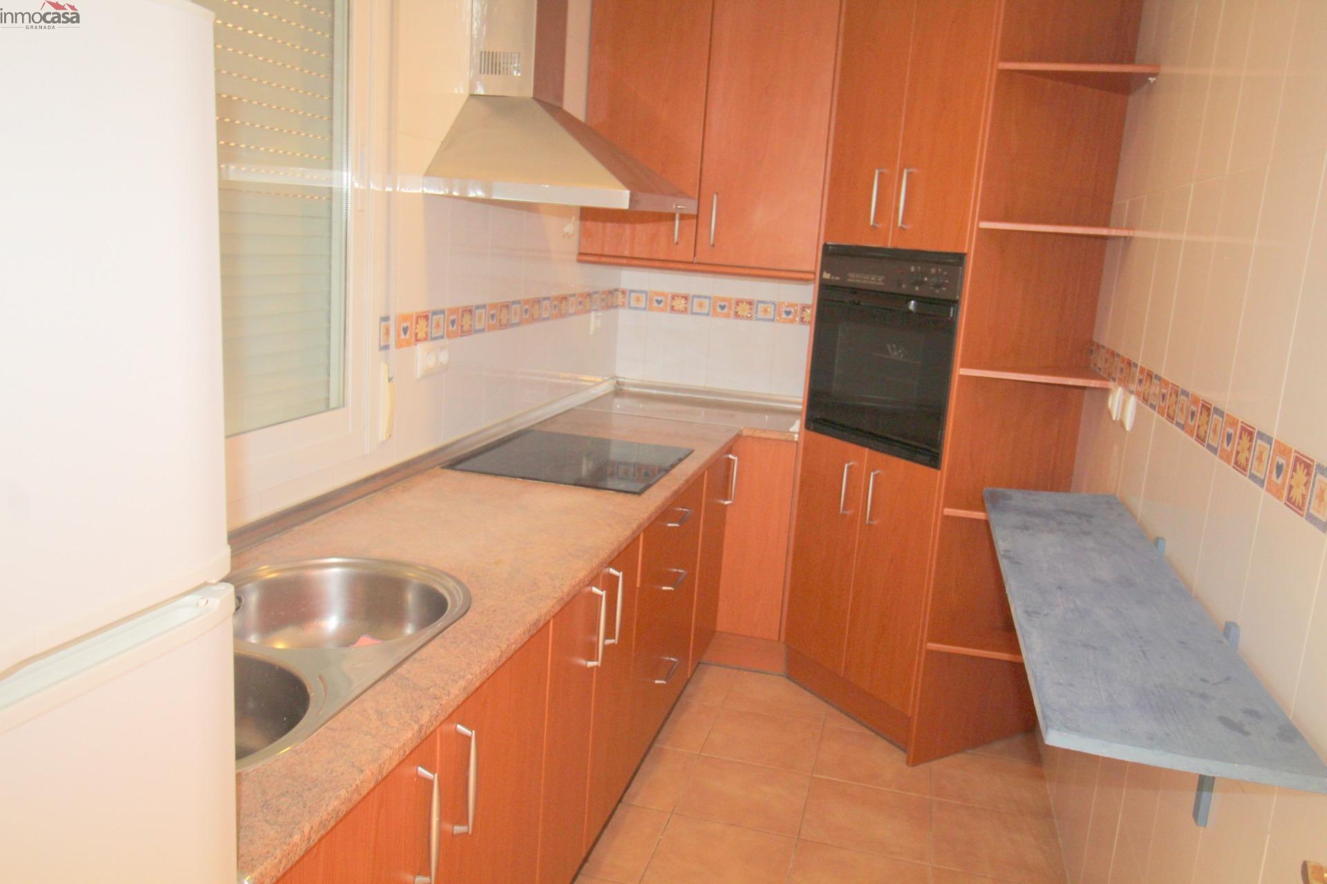 800€ Ático con amplia terraza soleada - foto 15
