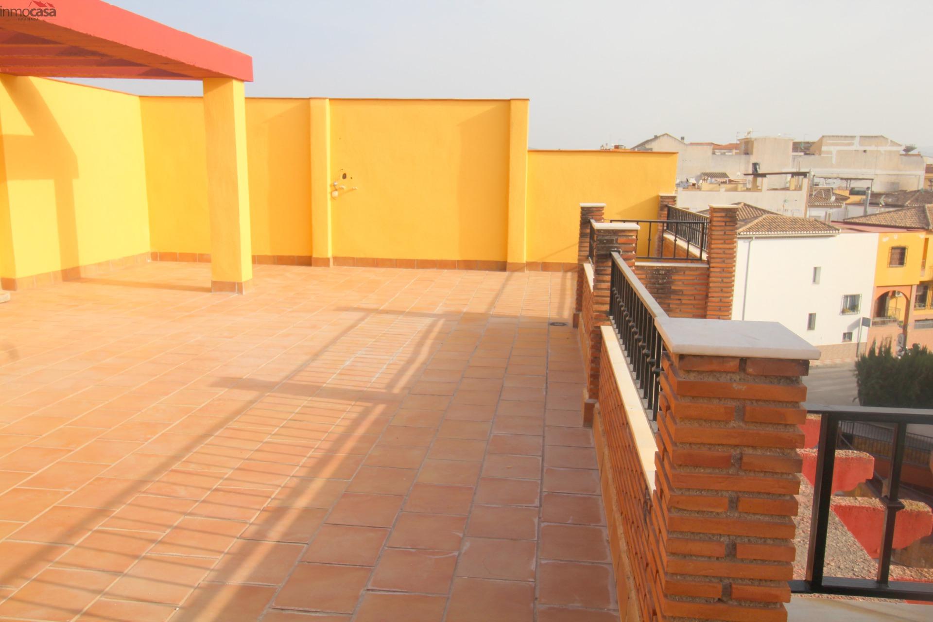 800€ Ático con amplia terraza soleada - foto 3