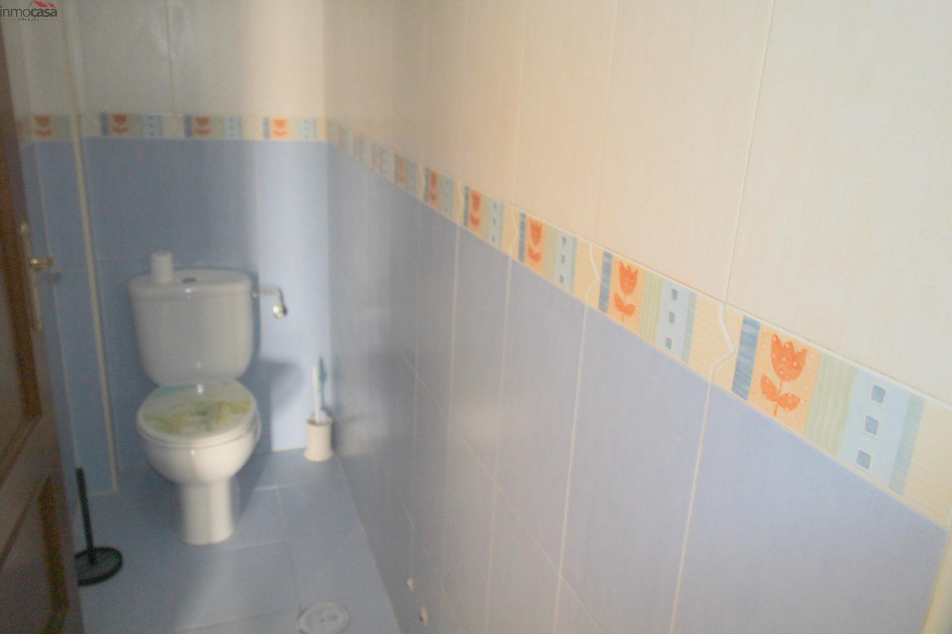 800€ Ático con amplia terraza soleada - foto 25