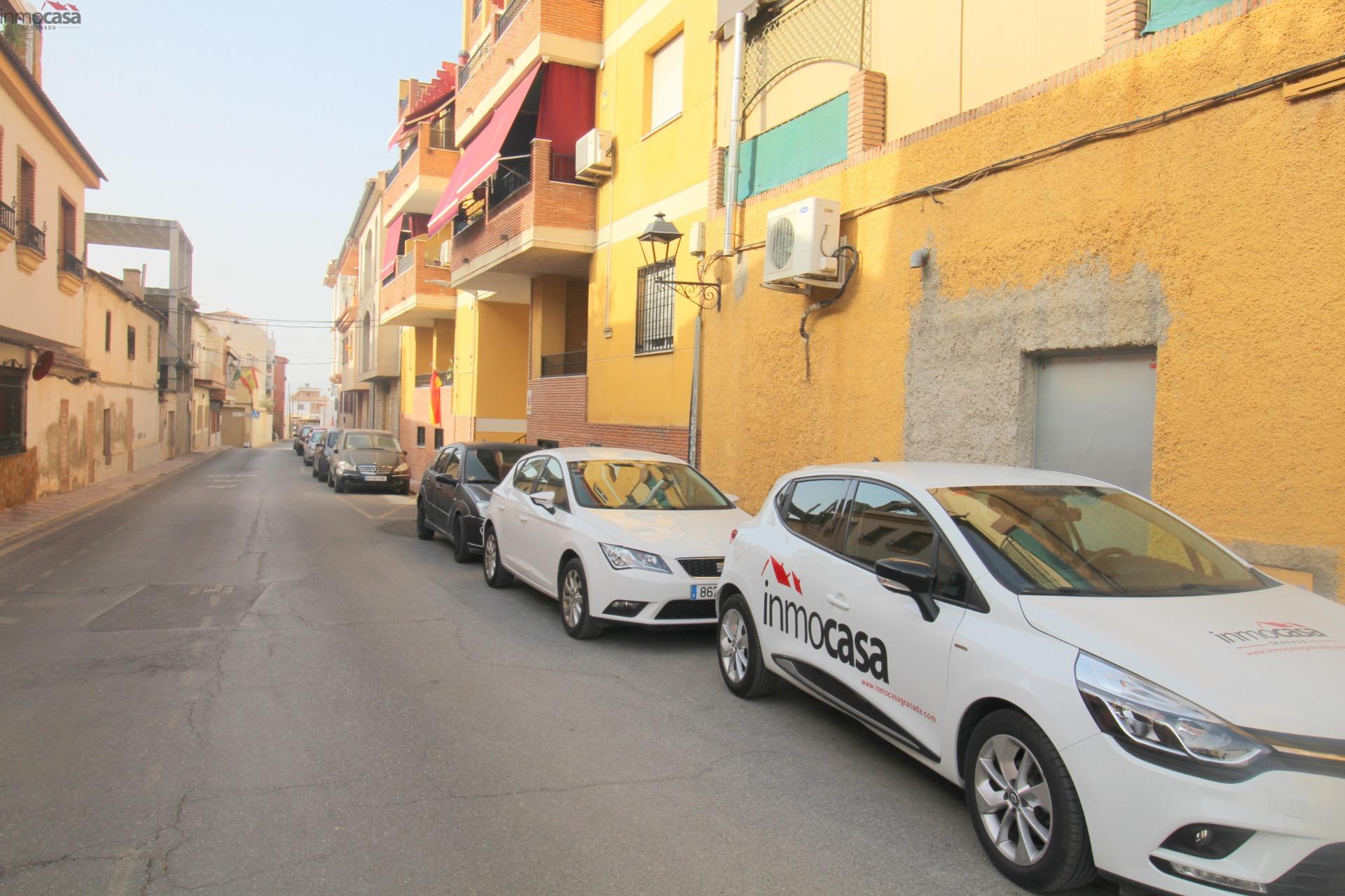 800€ Ático con amplia terraza soleada - foto 30