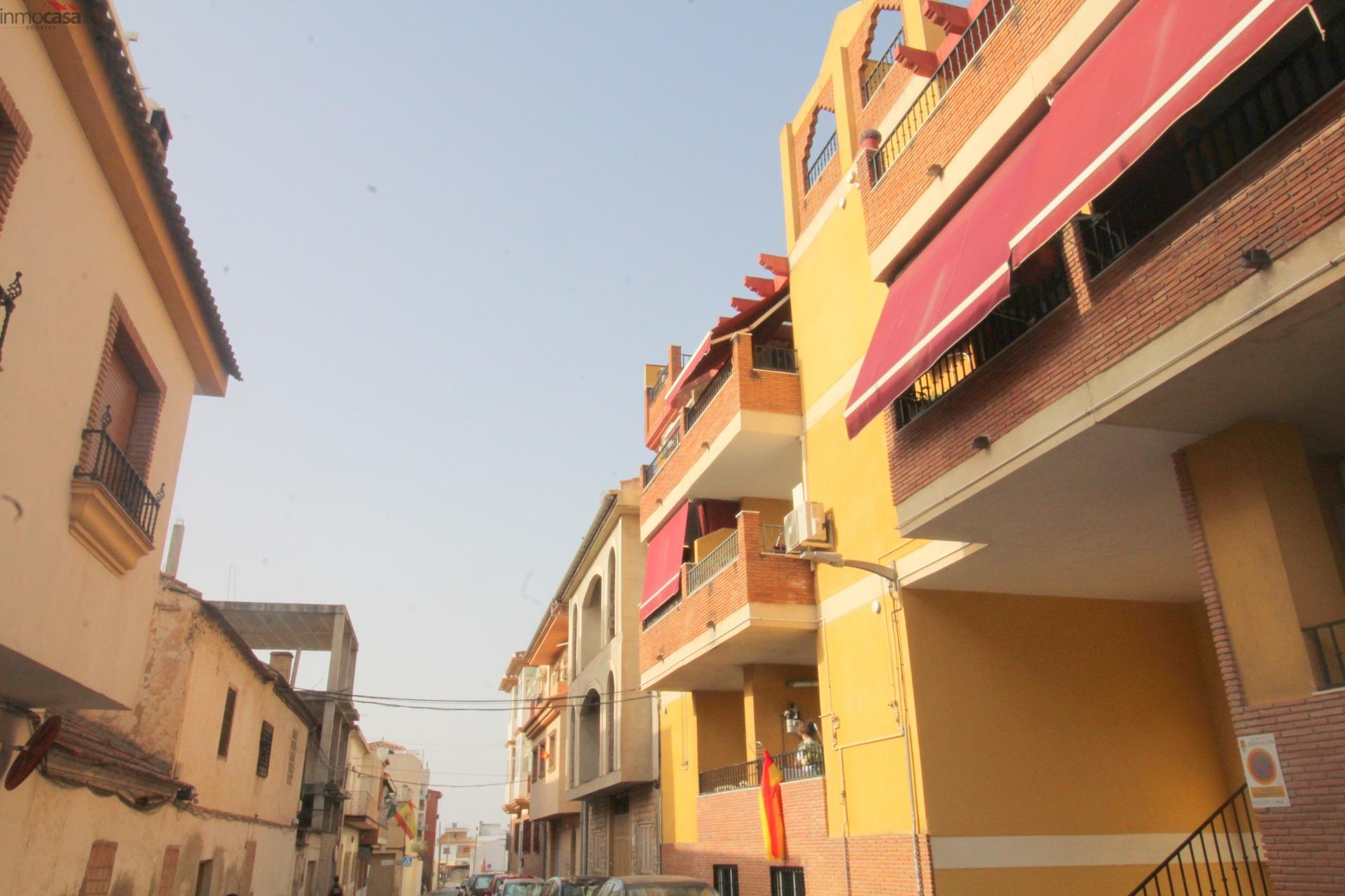 800€ Ático con amplia terraza soleada - foto 38