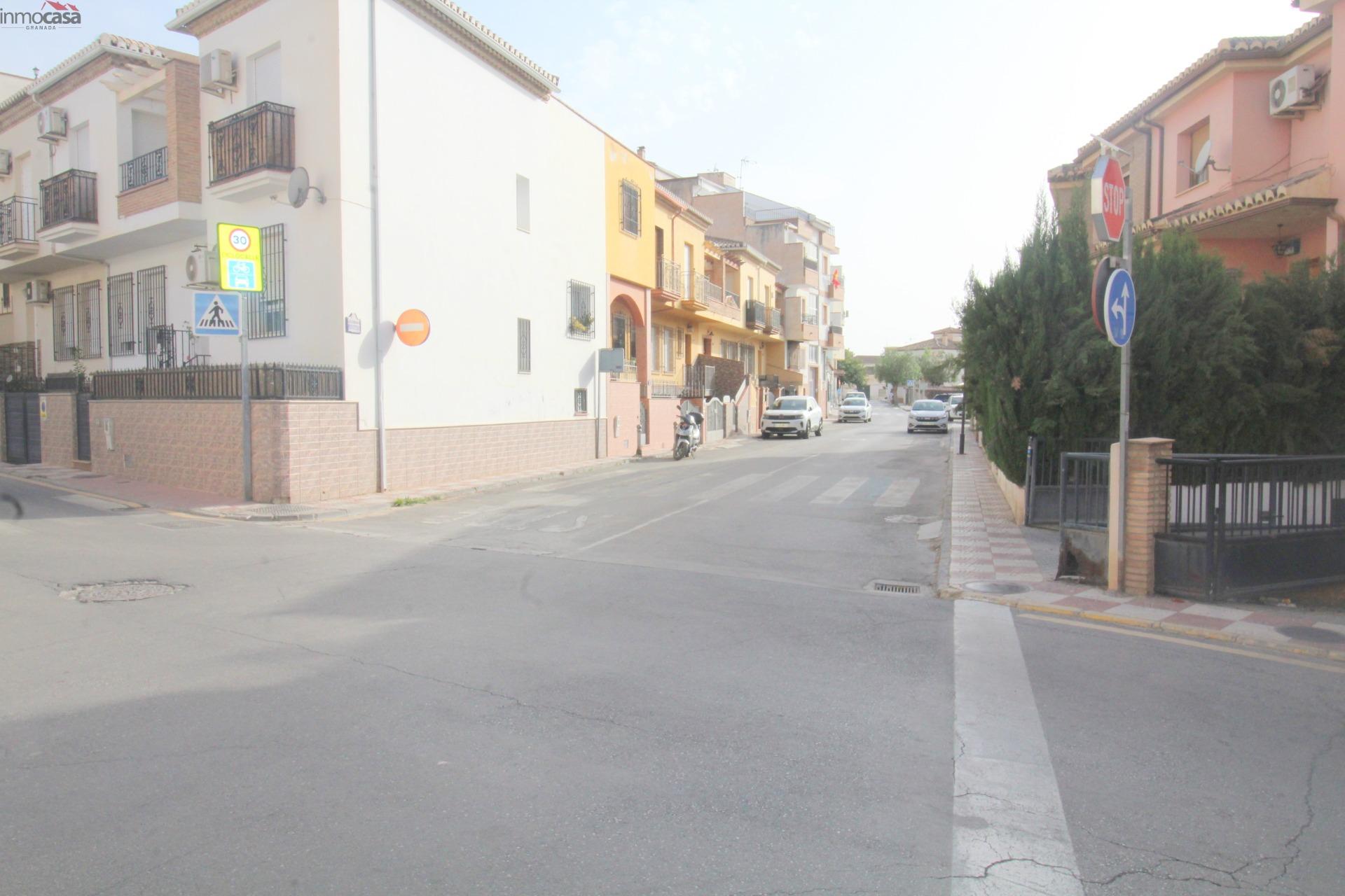800€ Ático con amplia terraza soleada - foto 43