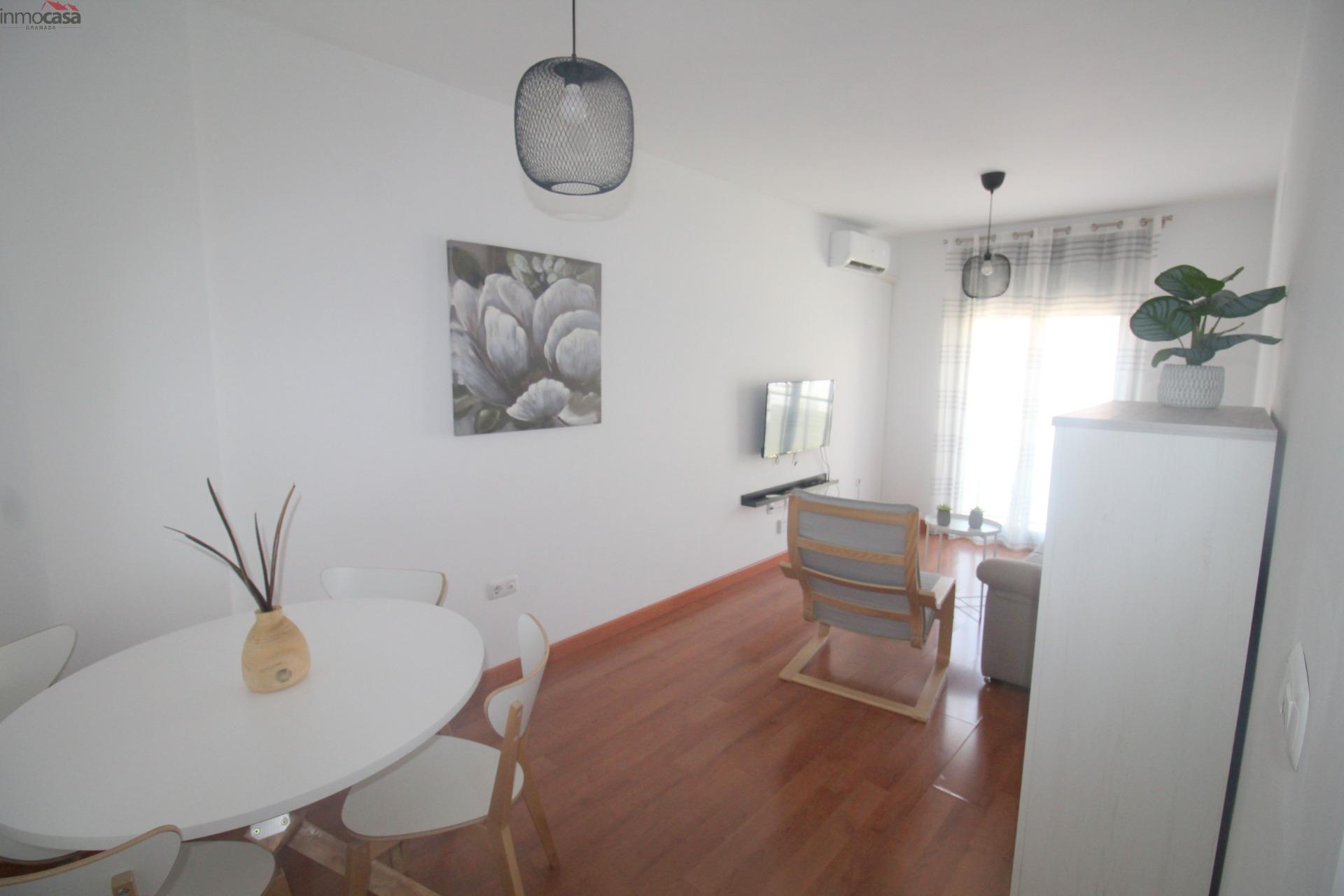 700€  piso de dos dormitorios,,  céntrico en Armilla - foto 2