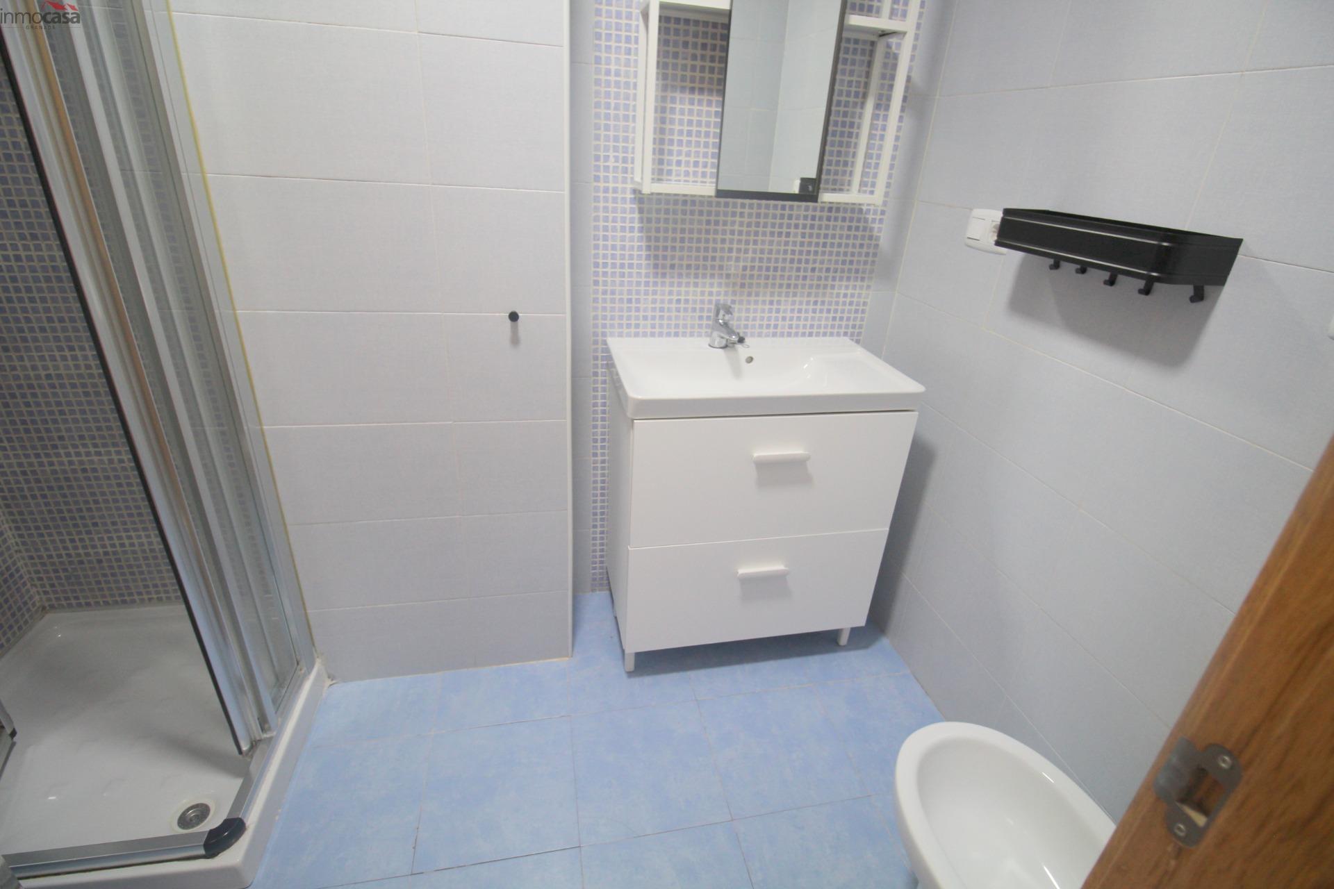 700€  piso de dos dormitorios,,  céntrico en Armilla - foto 11