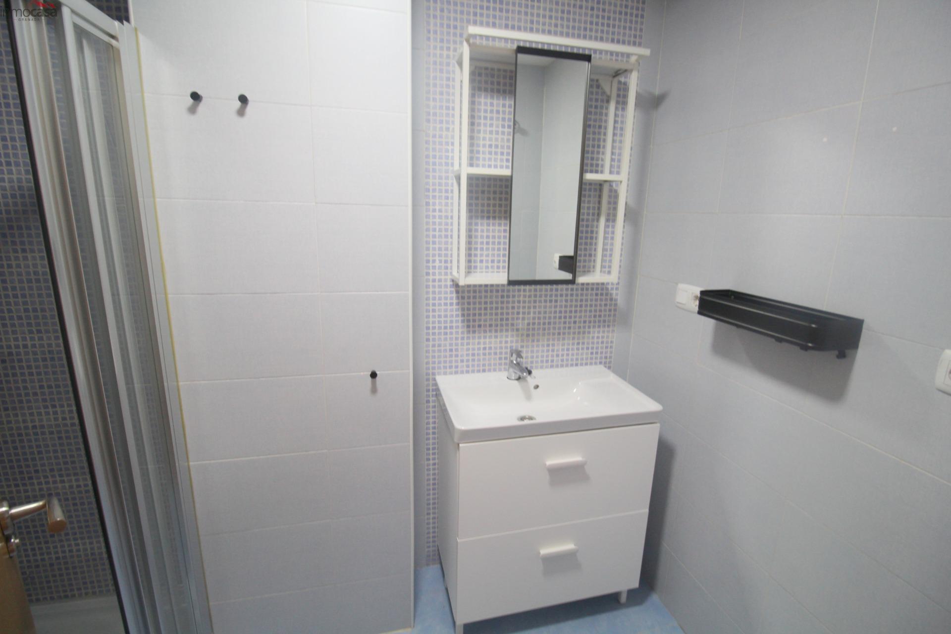 700€  piso de dos dormitorios,,  céntrico en Armilla - foto 13