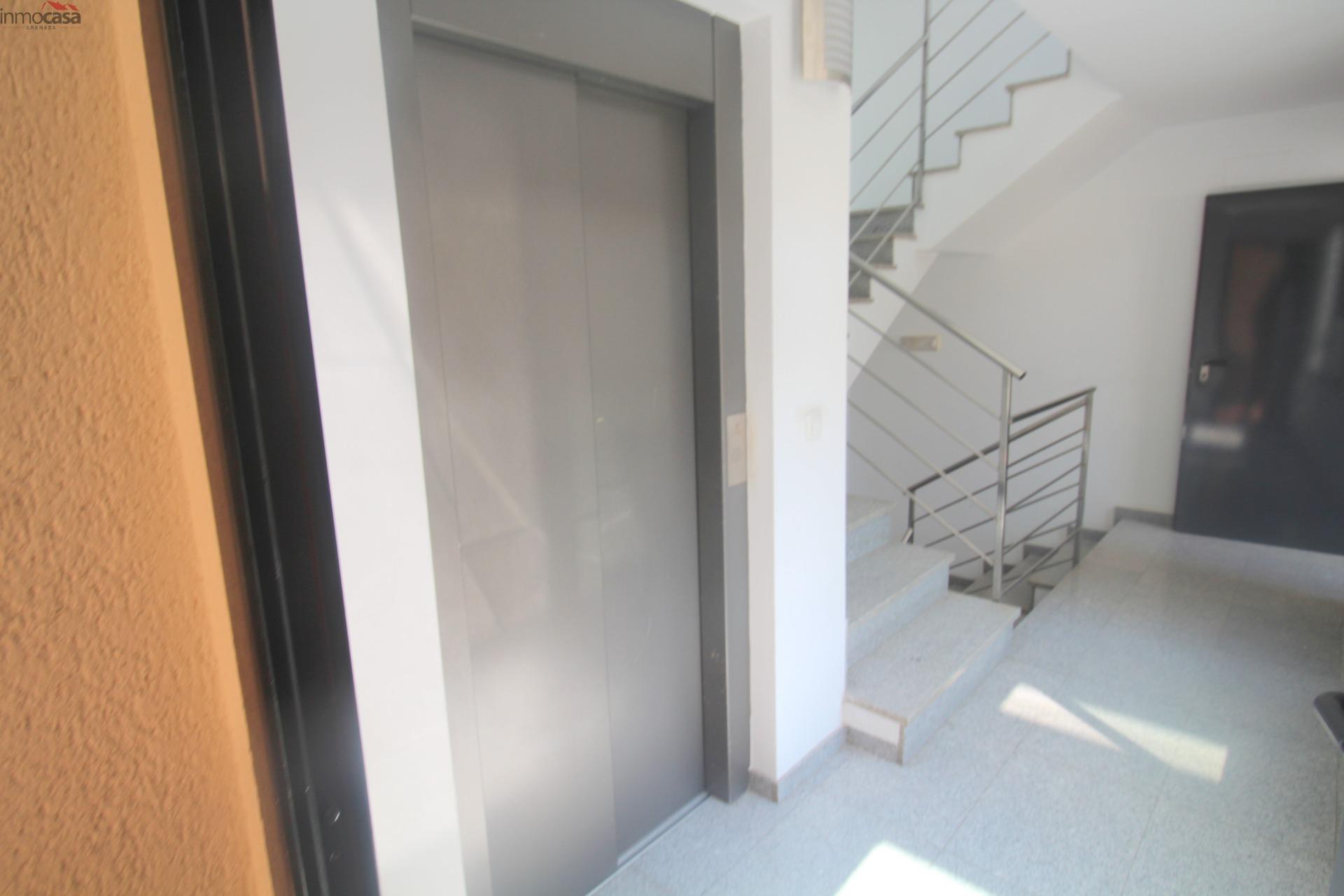 700€  piso de dos dormitorios,,  céntrico en Armilla - foto 18