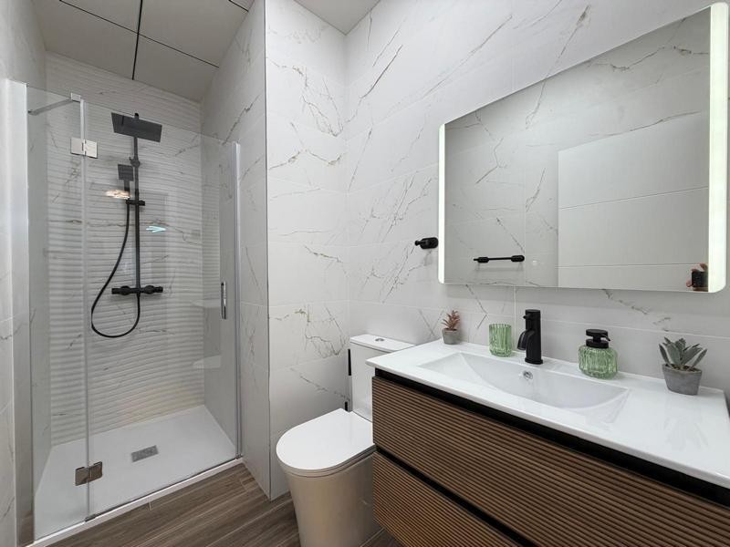 Venta de piso en Torrevieja, de 60m2 con 2 dormitorios y 1 b - foto 15