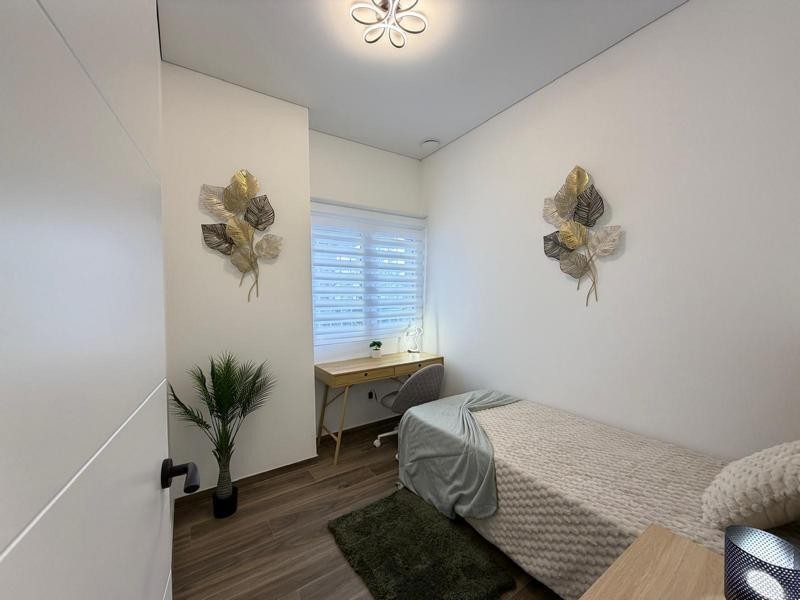 Venta de piso en Torrevieja, de 60m2 con 2 dormitorios y 1 b - foto 18
