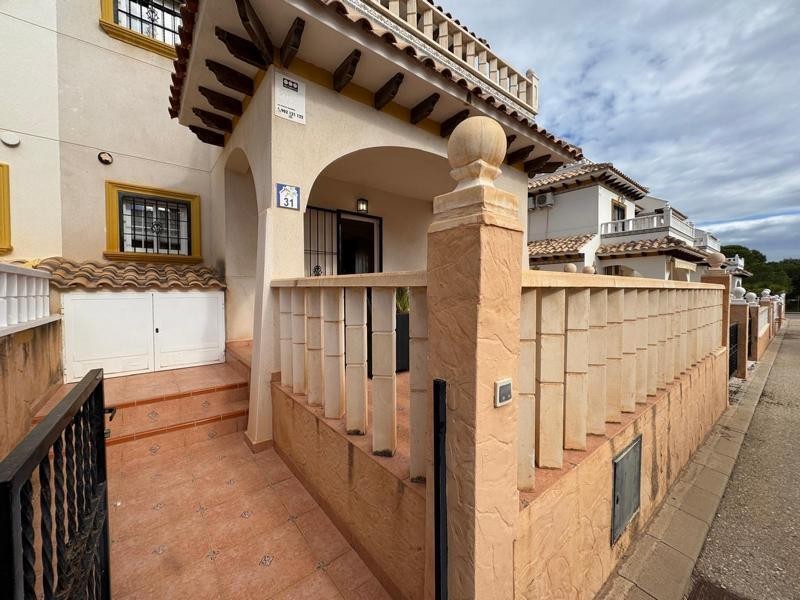 Venta de quad villa en Orihuela costa, de 92m2 con 2 dormito - foto 2