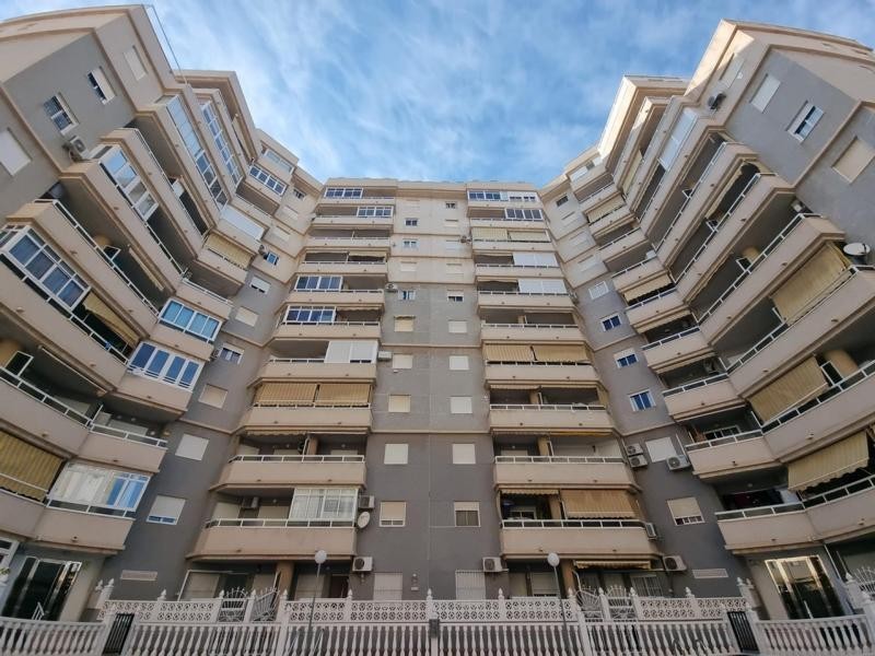 Venta de piso en Torrevieja, de 53m2 con 2 dormitorios y 1 b - foto 14