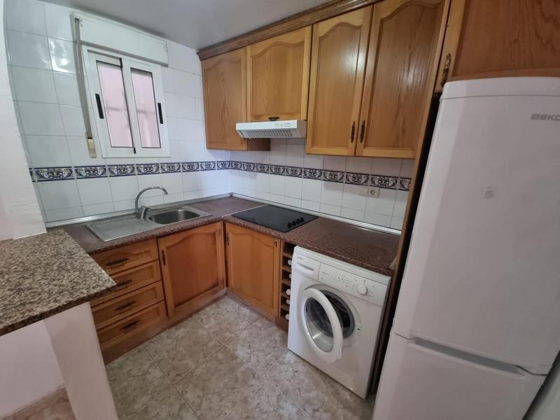 Venta de piso en Torrevieja, de 53m2 con 2 dormitorios y 1 b - foto 5