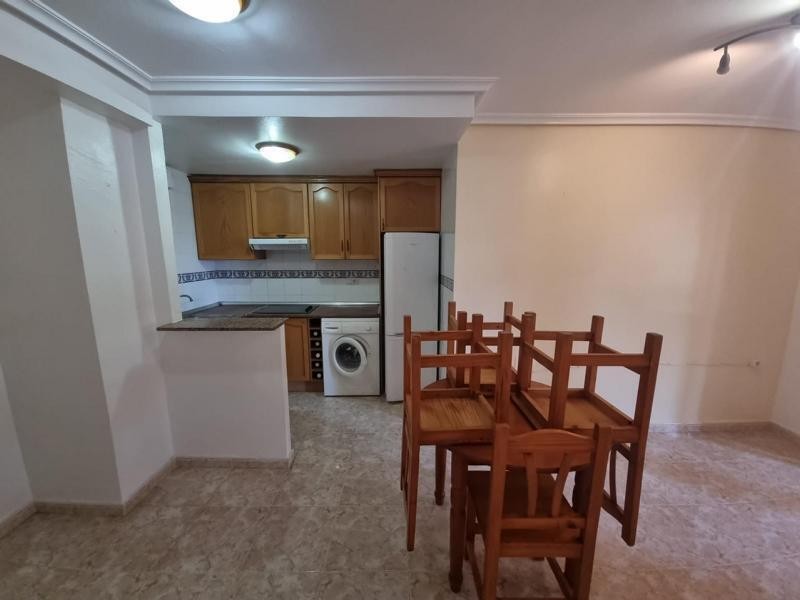 Venta de piso en Torrevieja, de 53m2 con 2 dormitorios y 1 b - foto 6