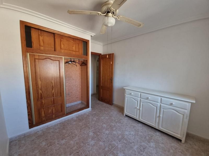 Venta de piso en Torrevieja, de 53m2 con 2 dormitorios y 1 b - foto 9