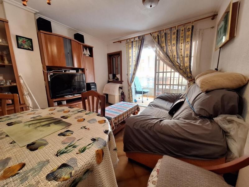 Venta de piso en Torrevieja, de 77m2 con 2 dormitorios y 1 b - foto 12