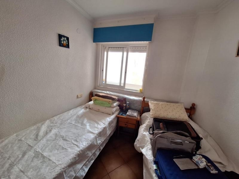 Venta de piso en Torrevieja, de 77m2 con 2 dormitorios y 1 b - foto 18