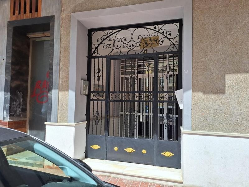 Venta de piso en Torrevieja, de 77m2 con 2 dormitorios y 1 b - foto 24
