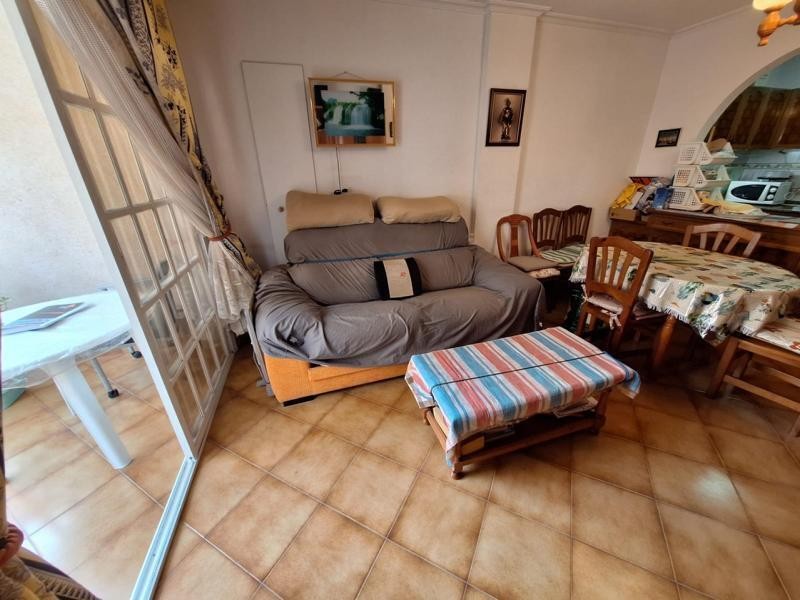 Venta de piso en Torrevieja, de 77m2 con 2 dormitorios y 1 b - foto 10