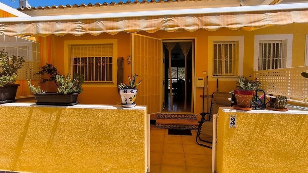 Venta de piso en Benijofar, de 75m2 con 2 dormitorios y 2 ba - foto 3