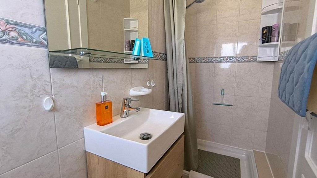 Venta de piso en Benijofar, de 75m2 con 2 dormitorios y 2 ba - foto 26